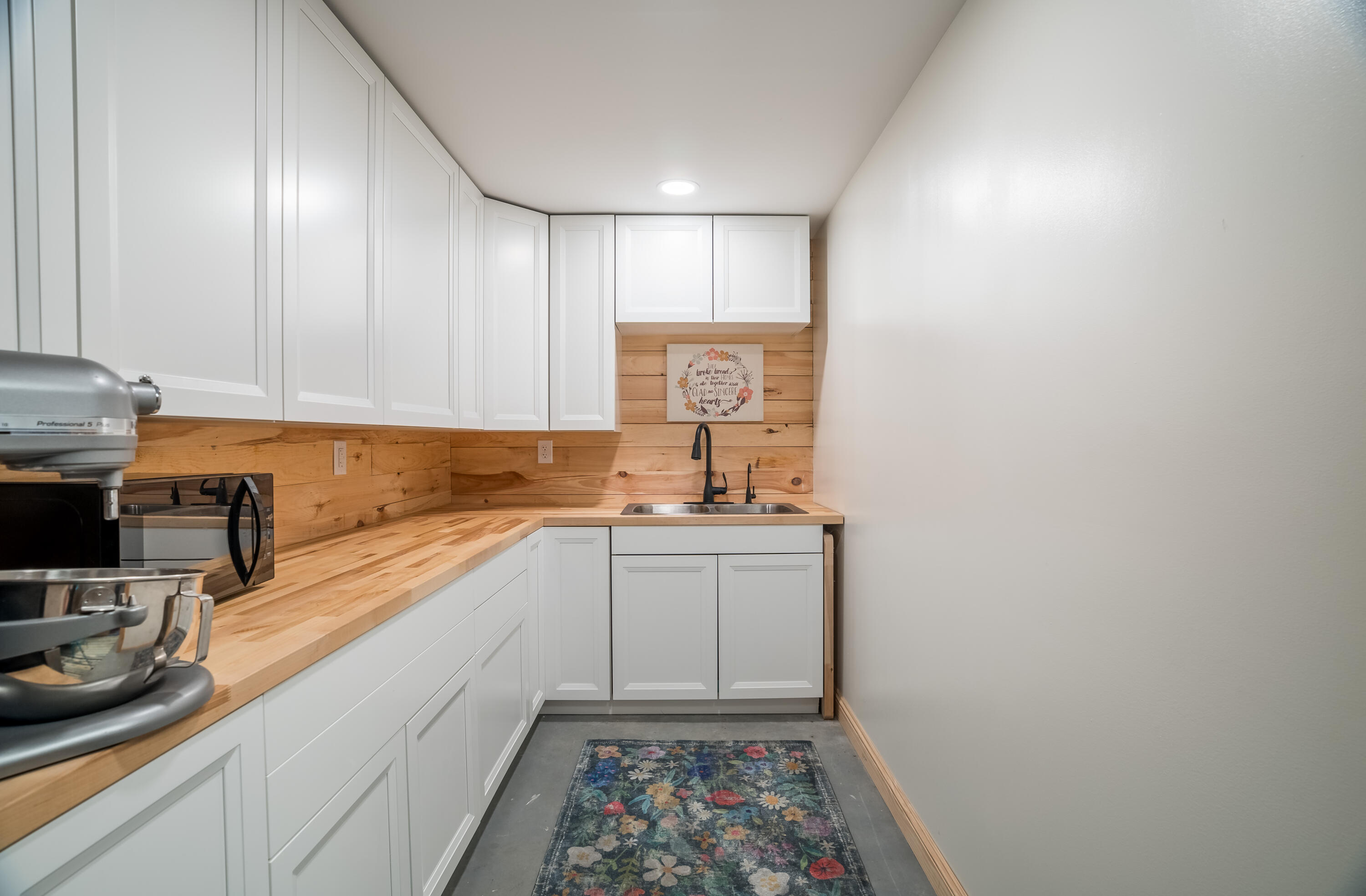 8555 Lochard Road, Sidney, Ohio 45365