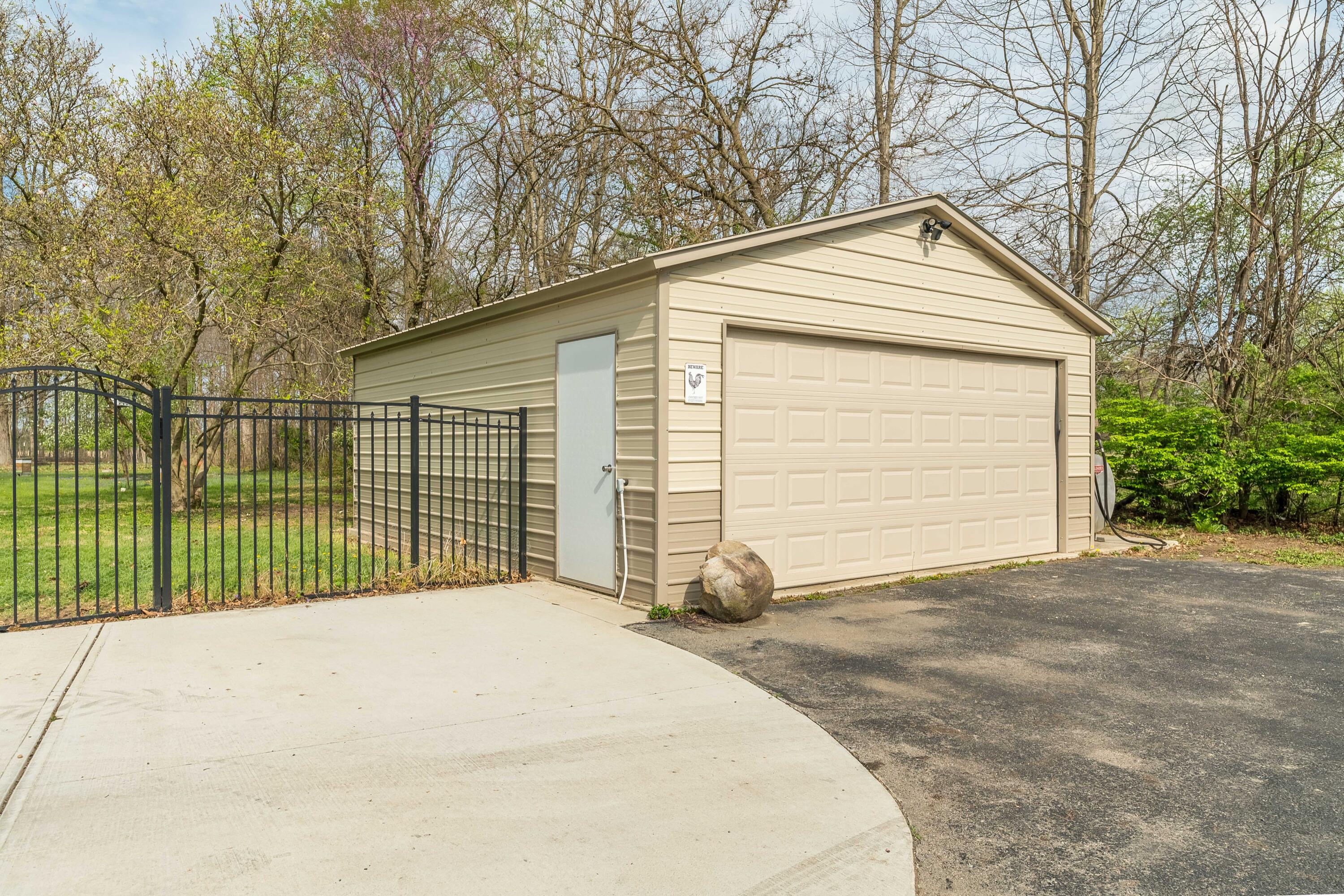 8555 Lochard Road, Sidney, Ohio 45365