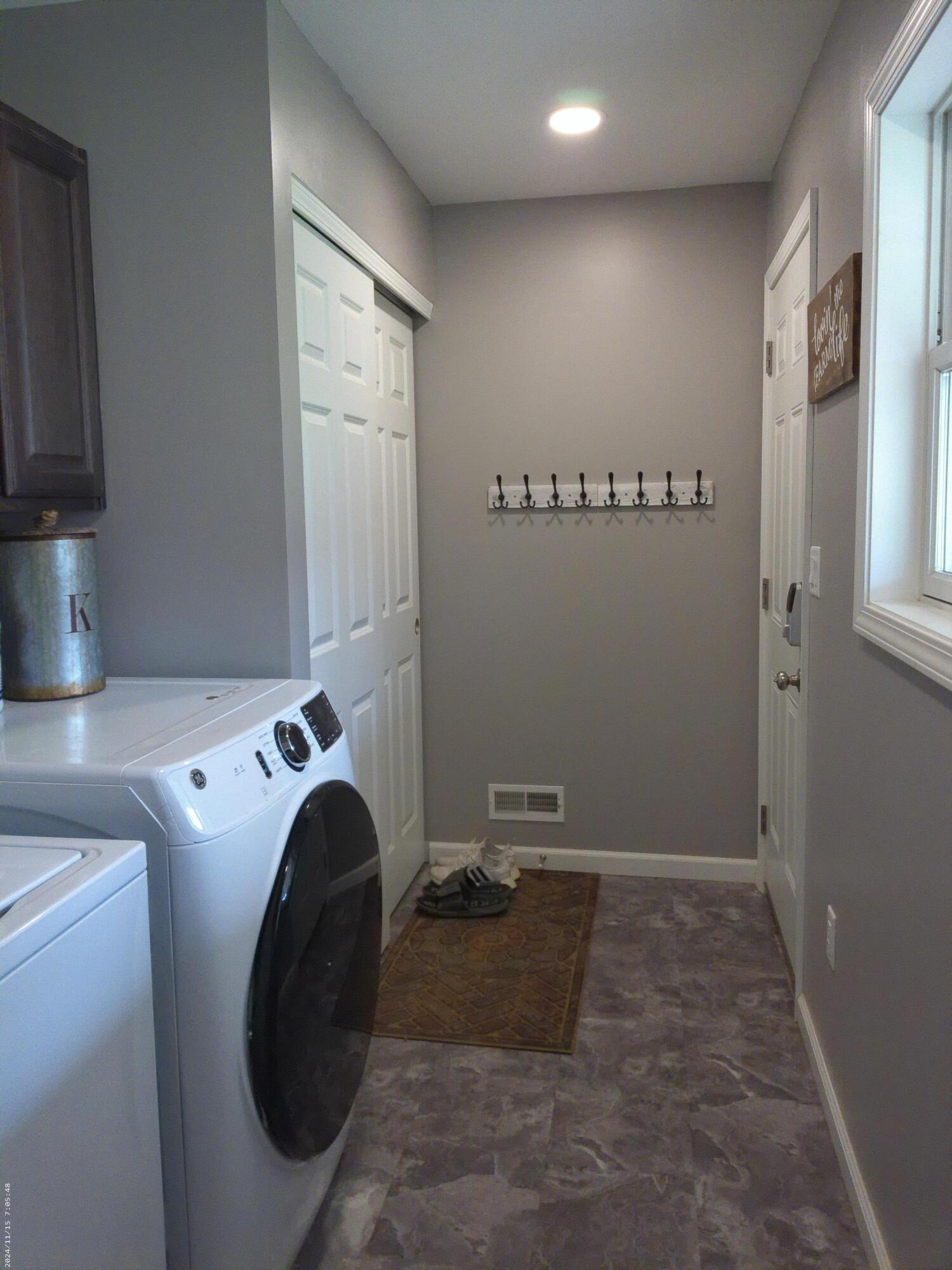 10104 Cook Road, New Knoxville, Ohio 45871