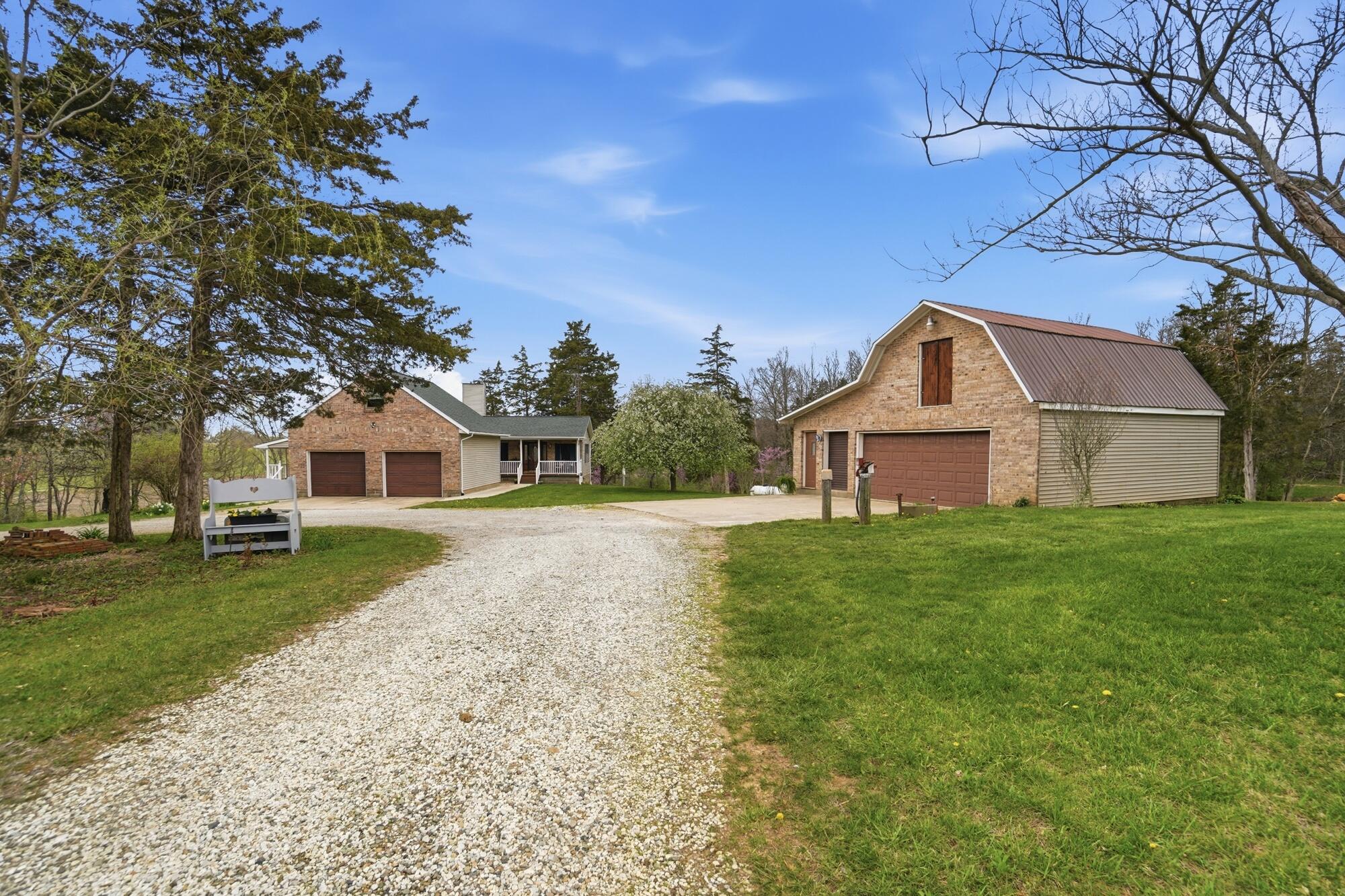 7553 Coffin Station Road, Springfield, Ohio 45502