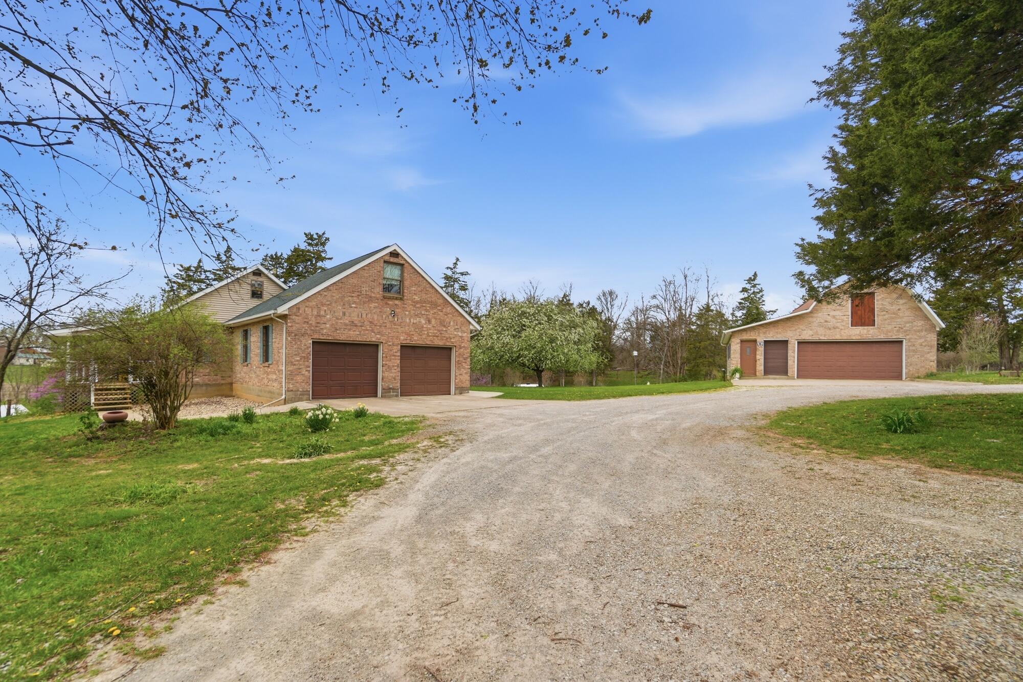 7553 Coffin Station Road, Springfield, Ohio 45502