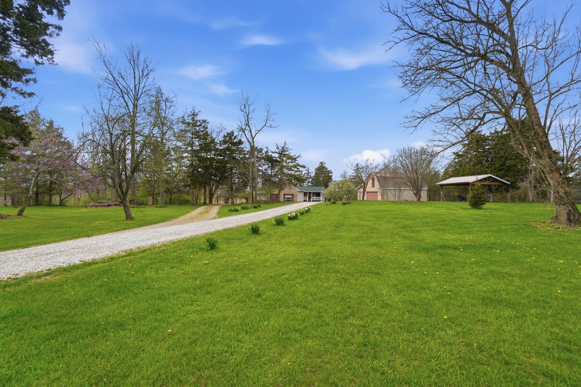 7553 Coffin Station Road, Springfield, Ohio 45502