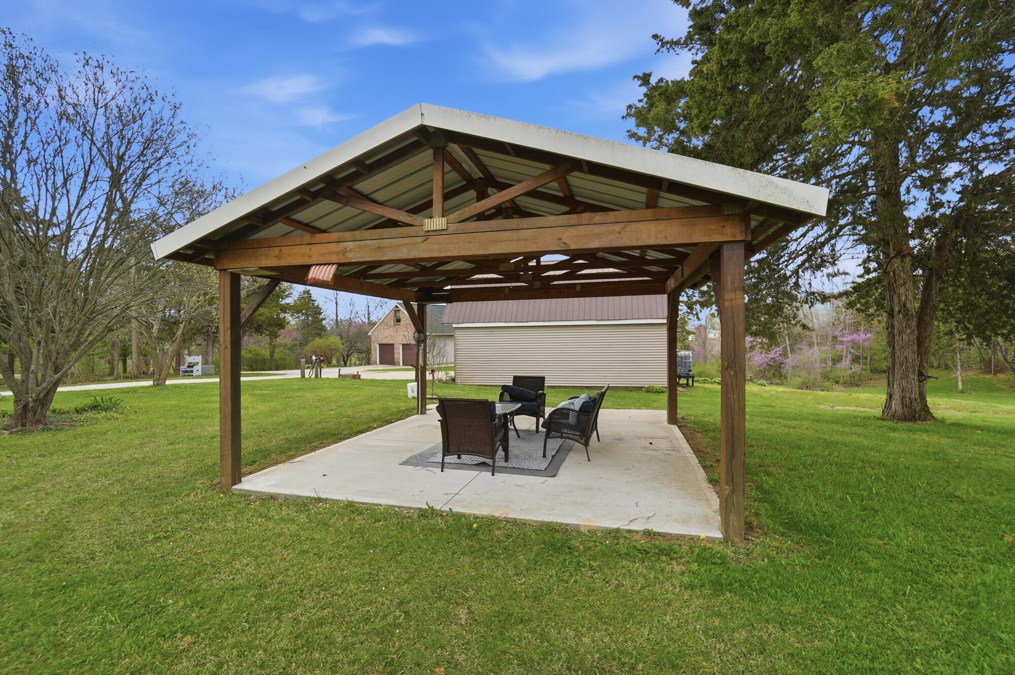 7553 Coffin Station Road, Springfield, Ohio 45502