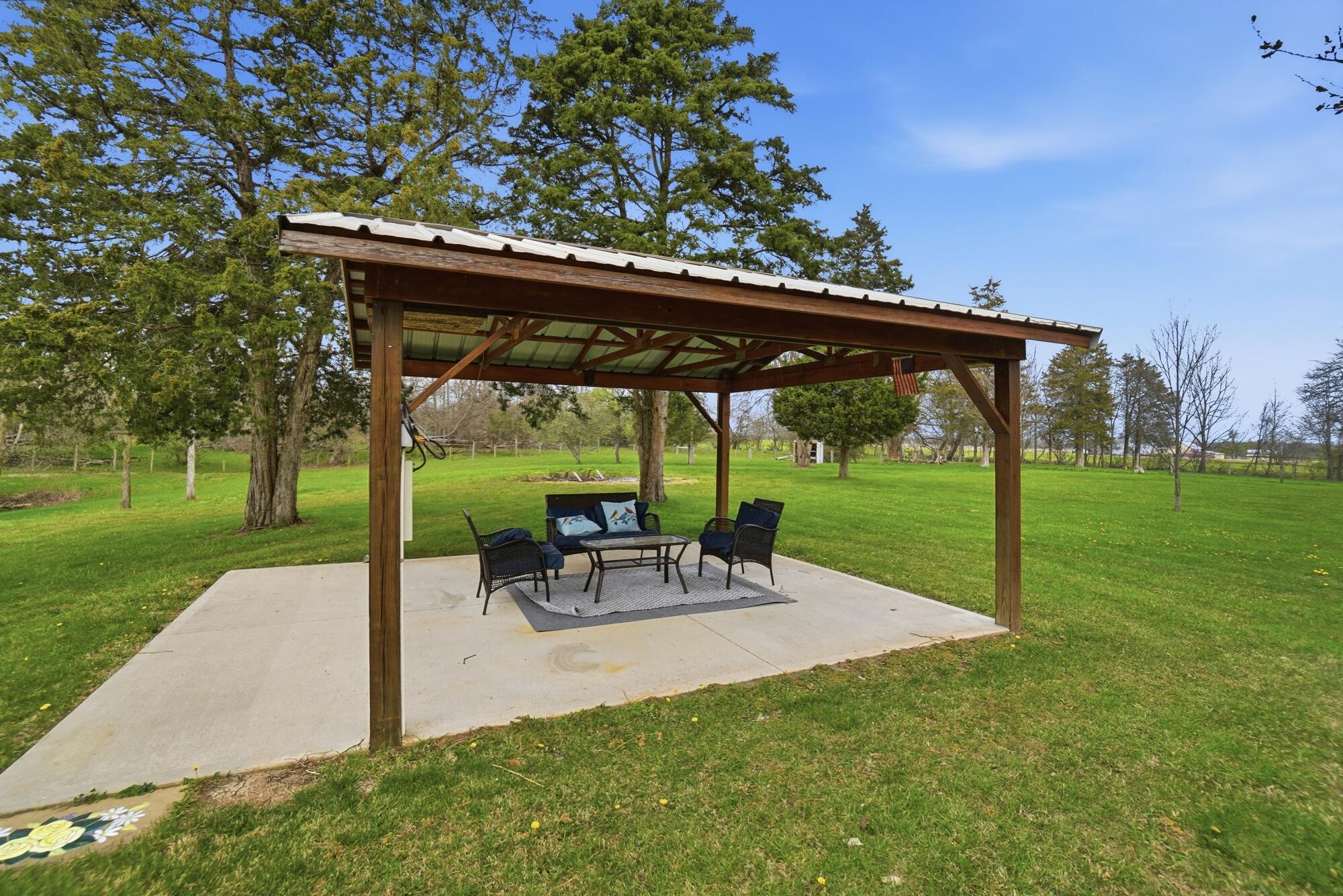 7553 Coffin Station Road, Springfield, Ohio 45502