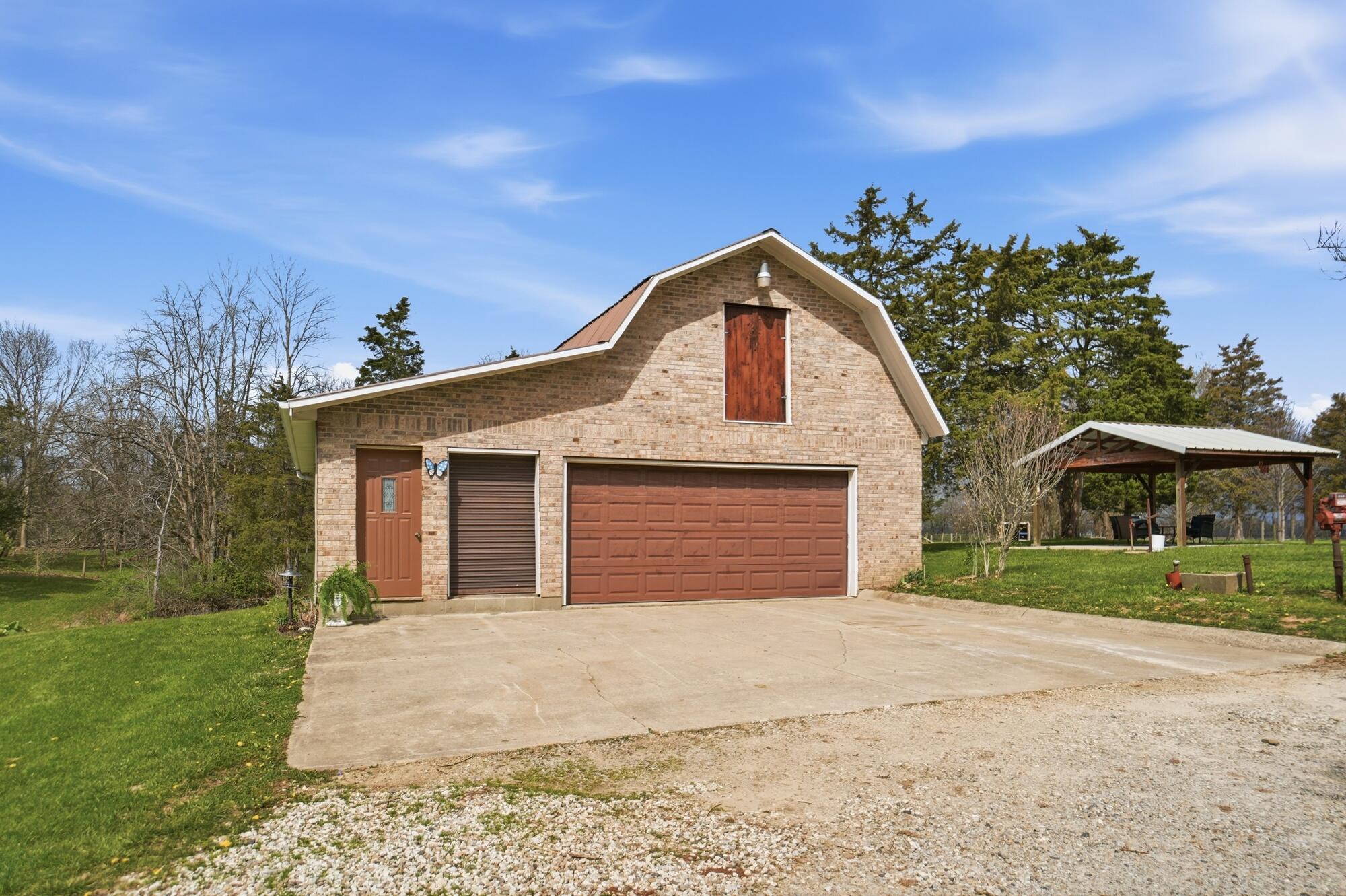 7553 Coffin Station Road, Springfield, Ohio 45502