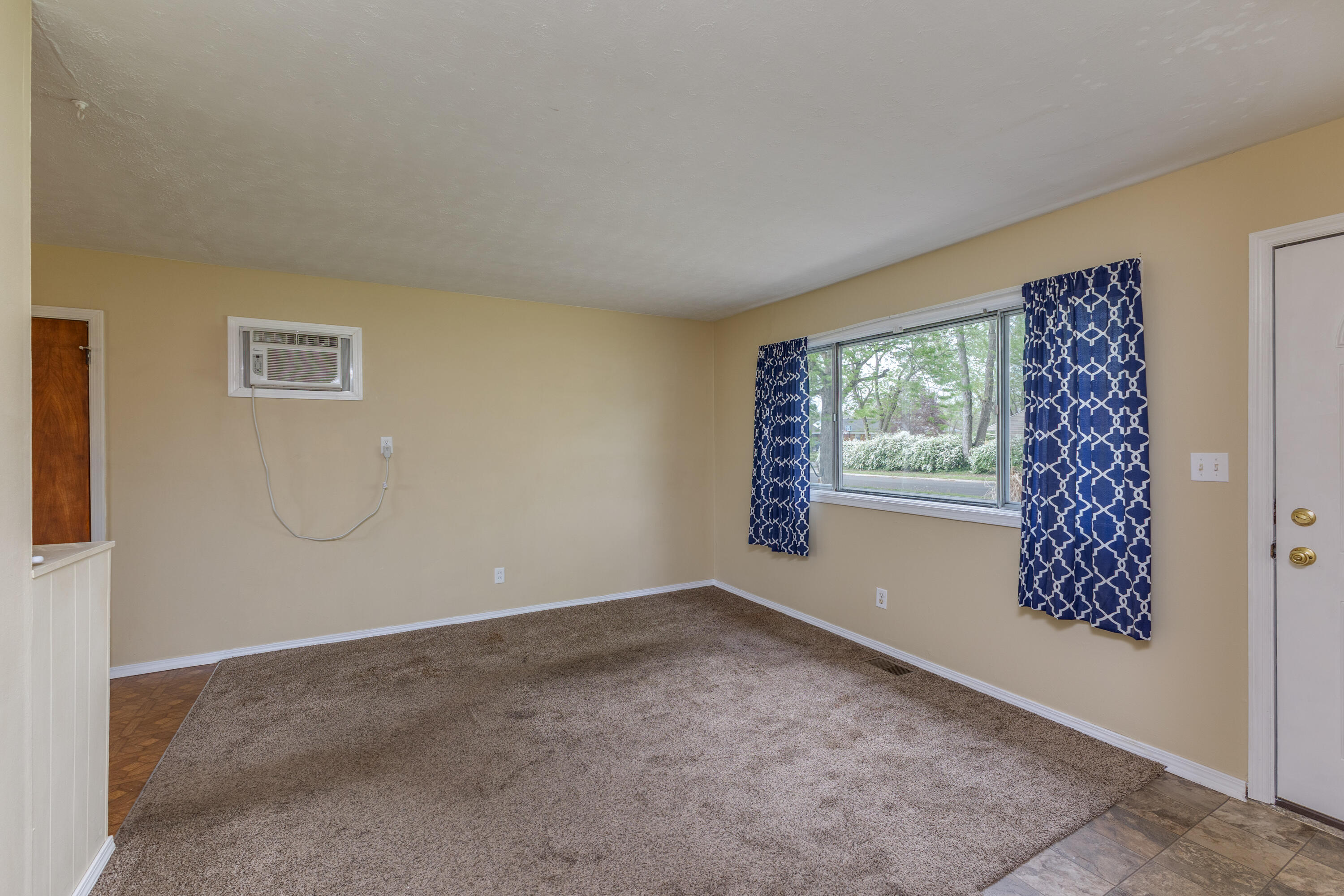 253 Lutz Drive, Englewood, Ohio 45322