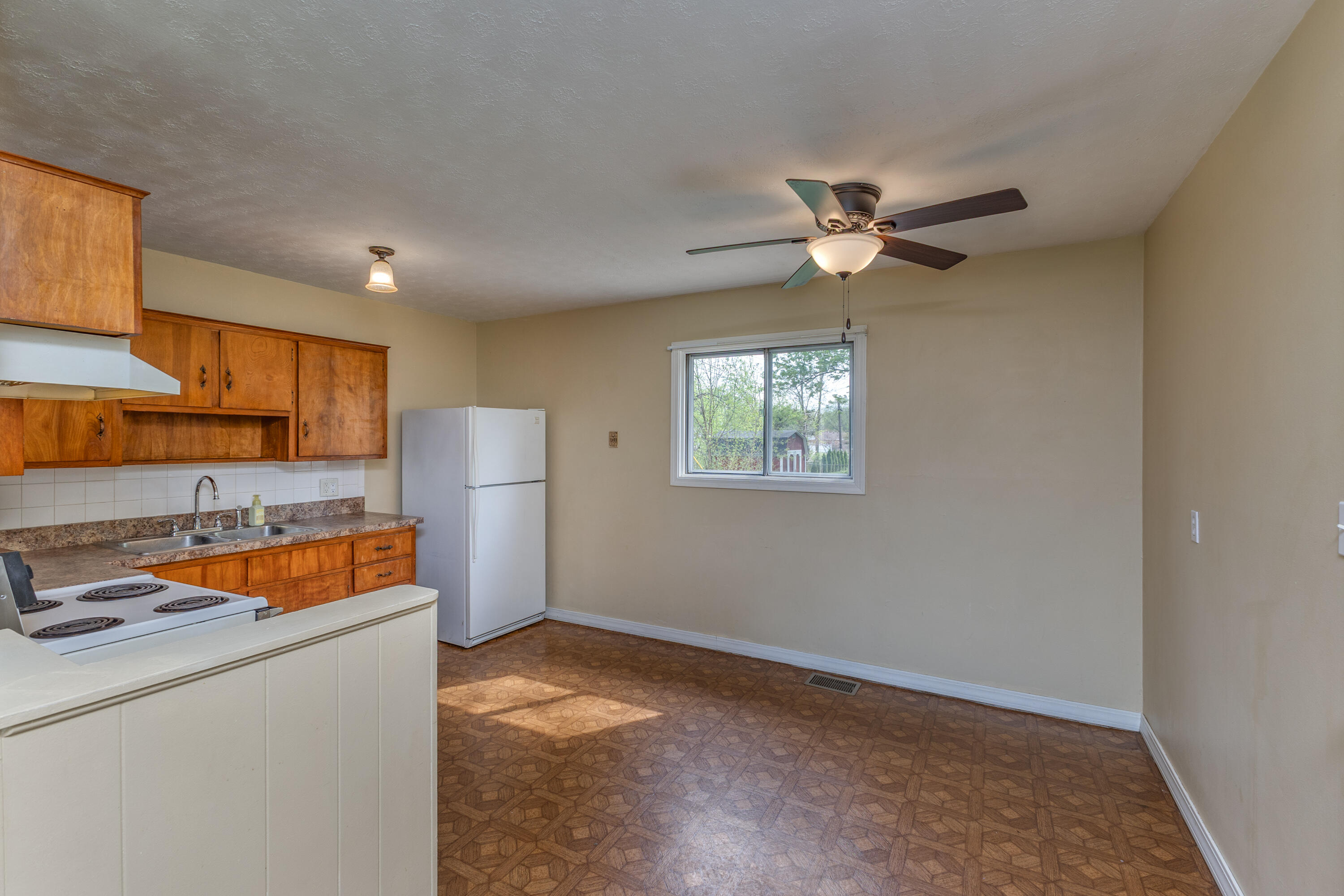 253 Lutz Drive, Englewood, Ohio 45322