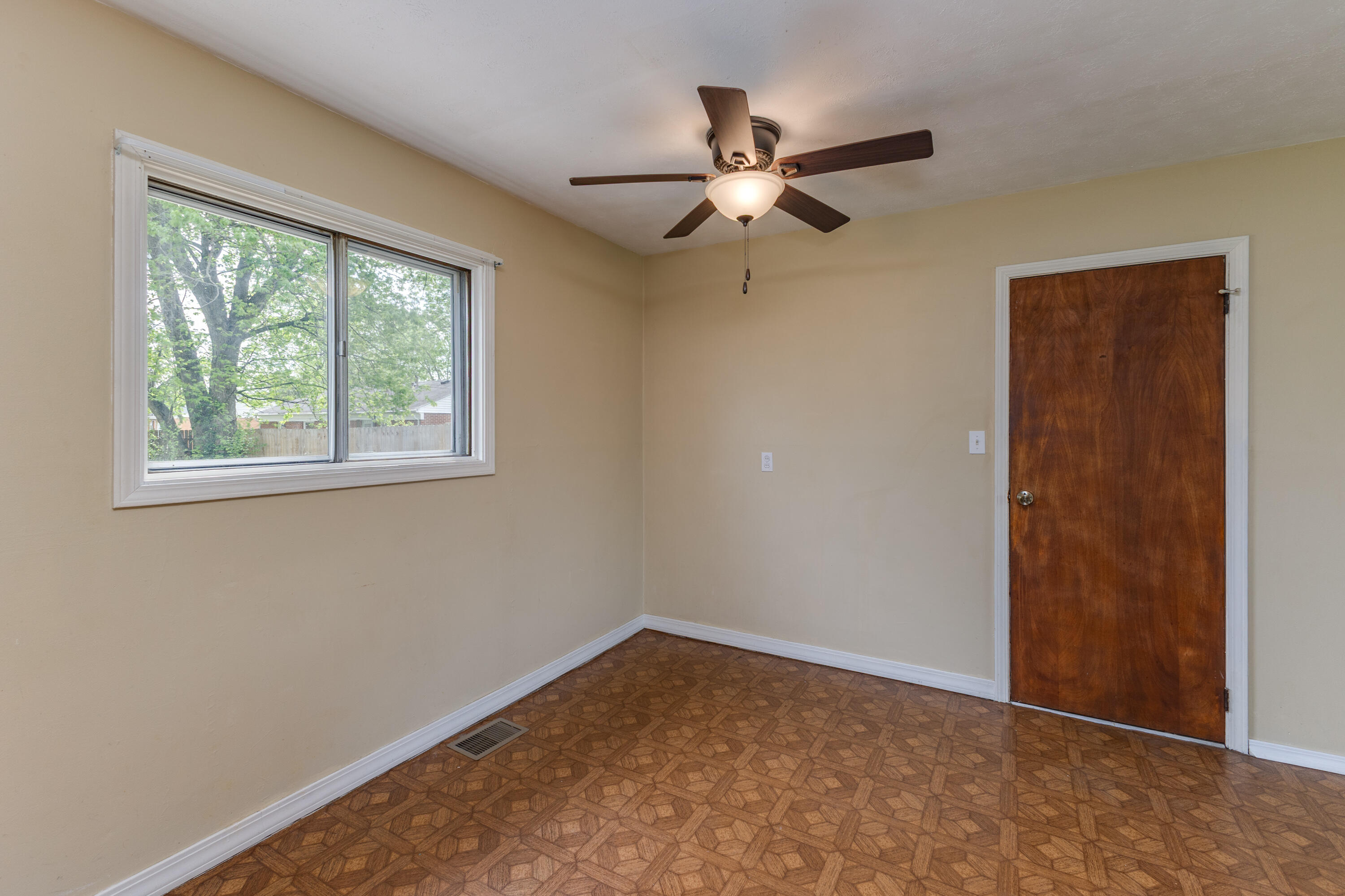 253 Lutz Drive, Englewood, Ohio 45322