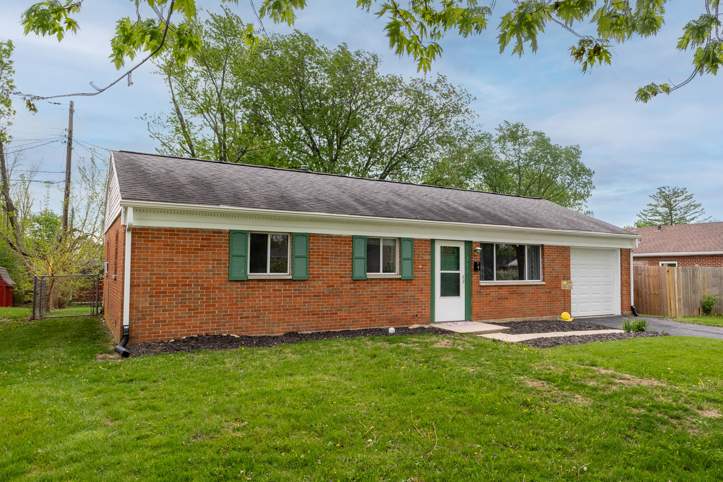 253 Lutz Drive, Englewood, Ohio 45322