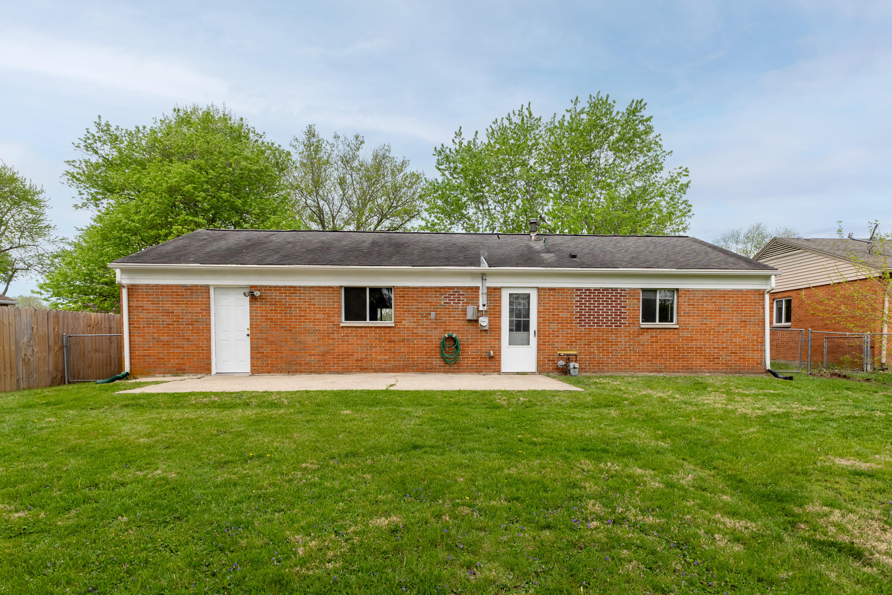 253 Lutz Drive, Englewood, Ohio 45322