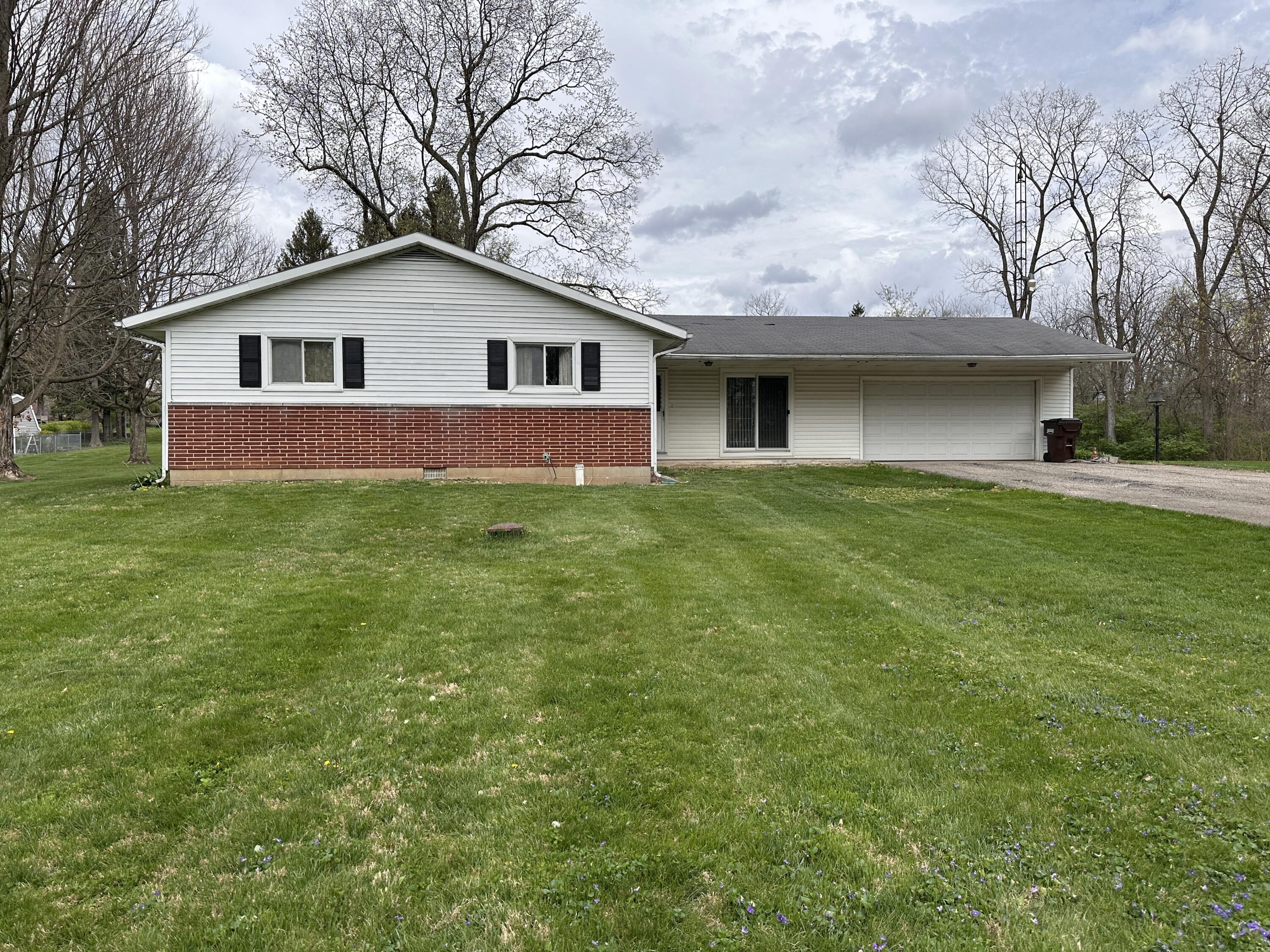 2351 Carriage Hill Drive, Bellefontaine, Ohio 43311