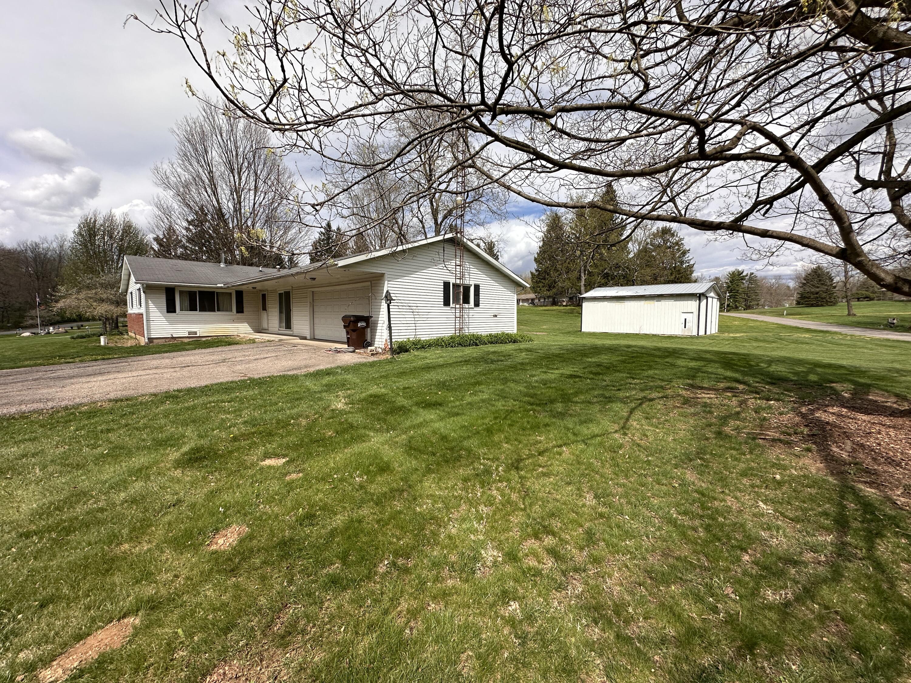 2351 Carriage Hill Drive, Bellefontaine, Ohio 43311