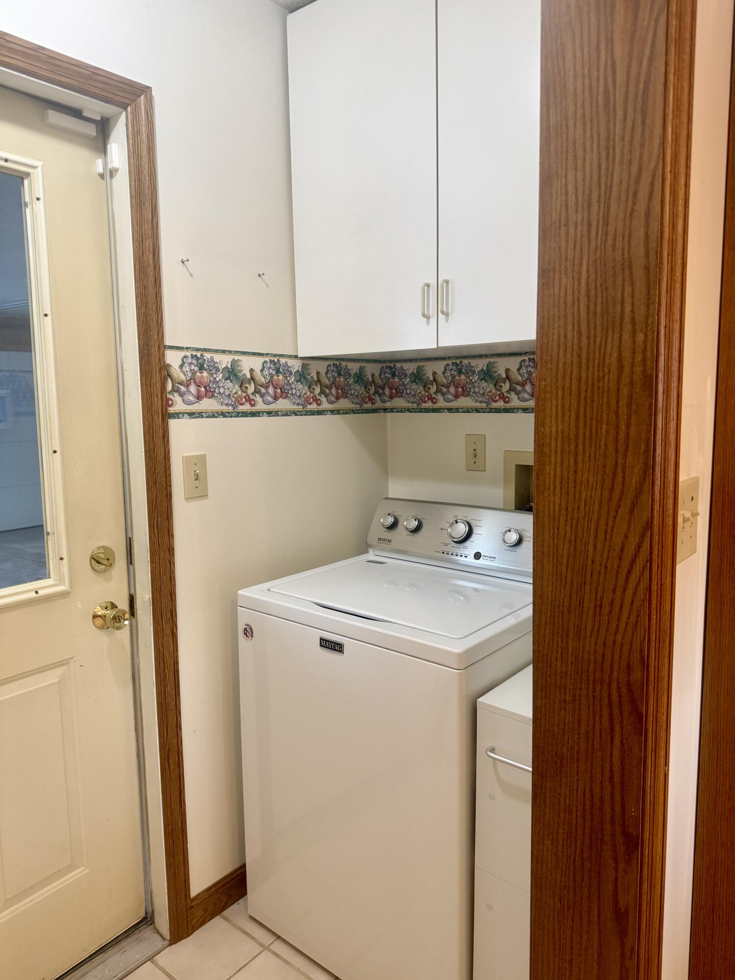 821 Helen Drive, Wapakoneta, Ohio 45895