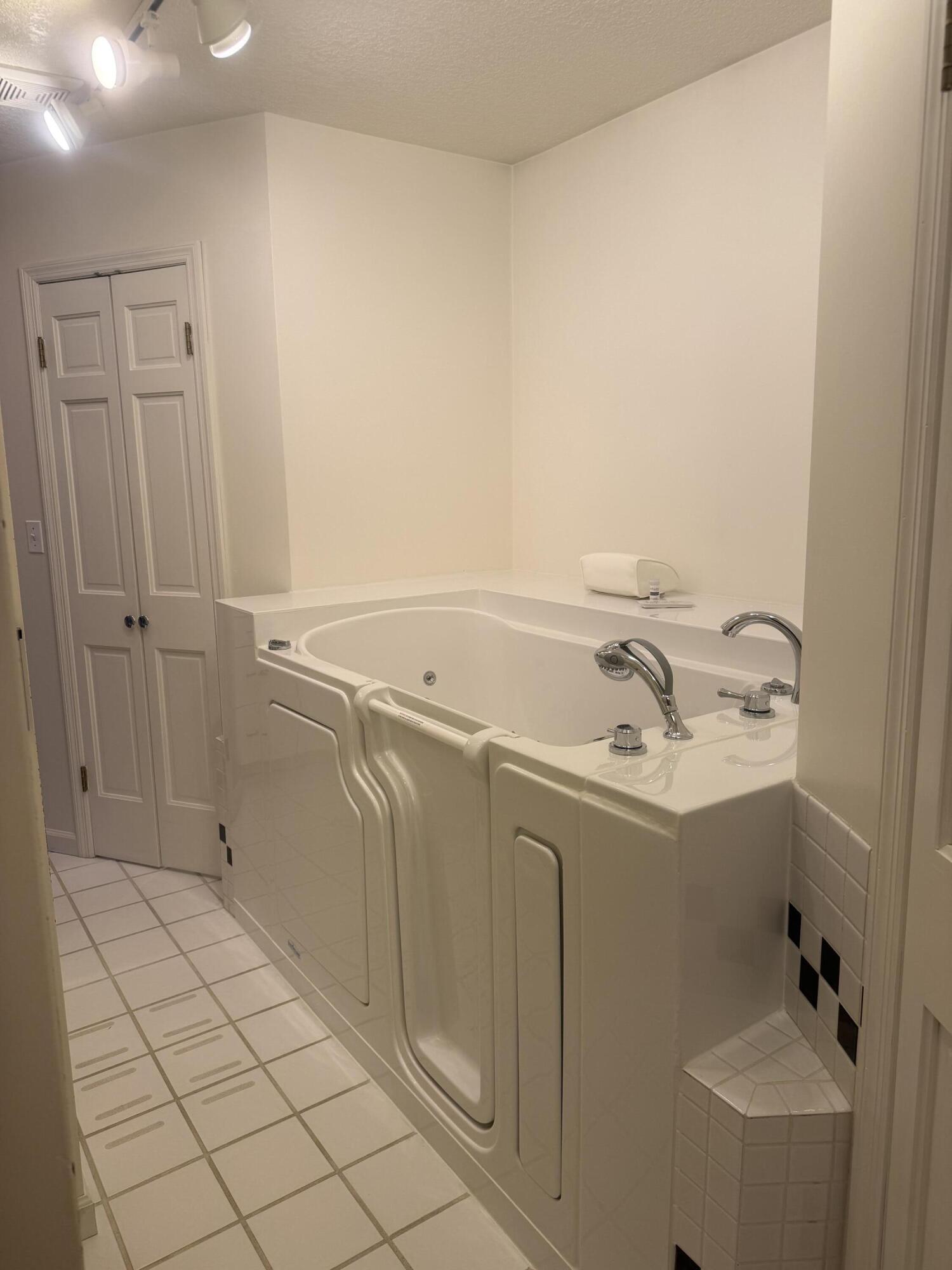 821 Helen Drive, Wapakoneta, Ohio 45895