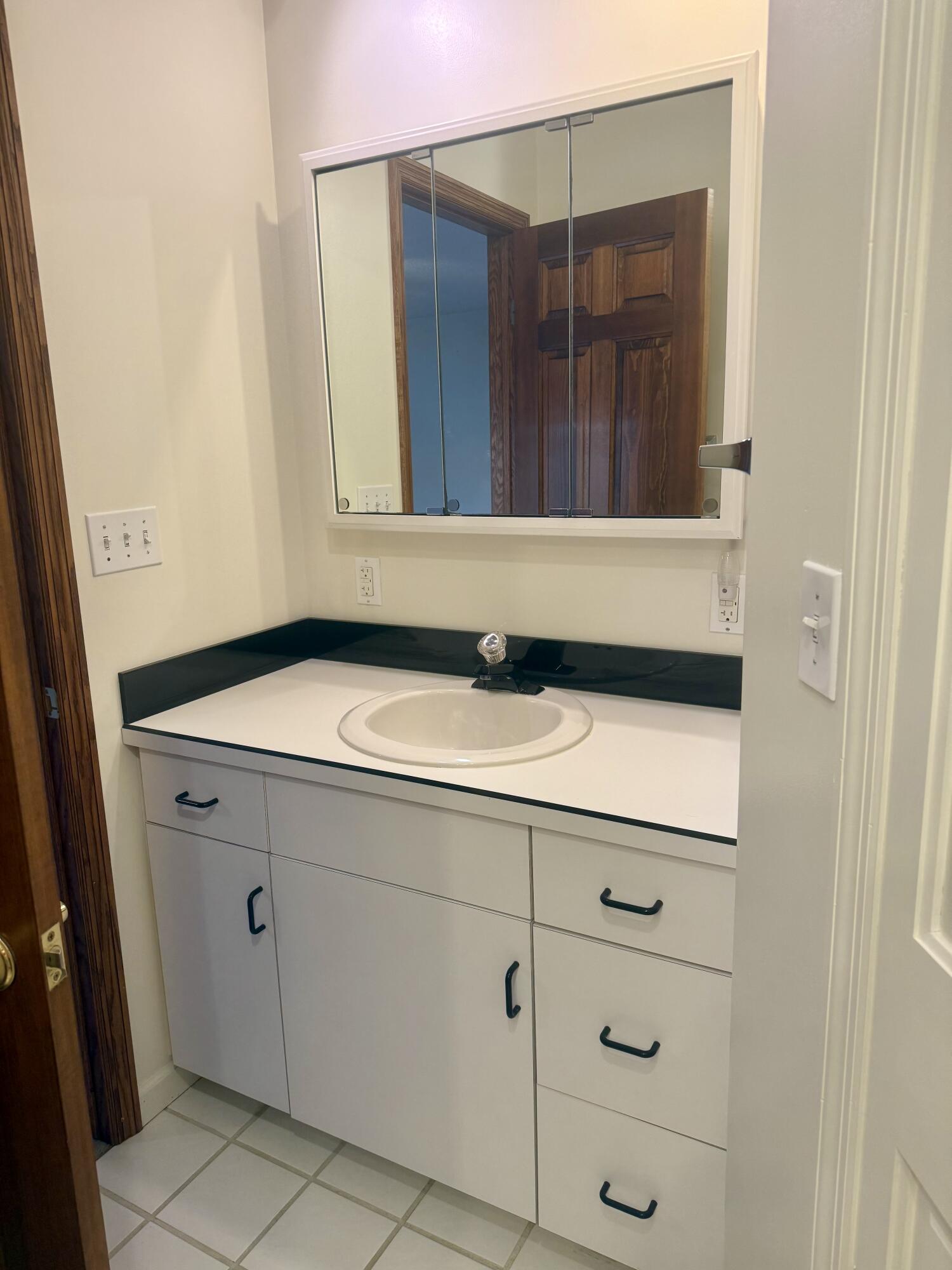 821 Helen Drive, Wapakoneta, Ohio 45895