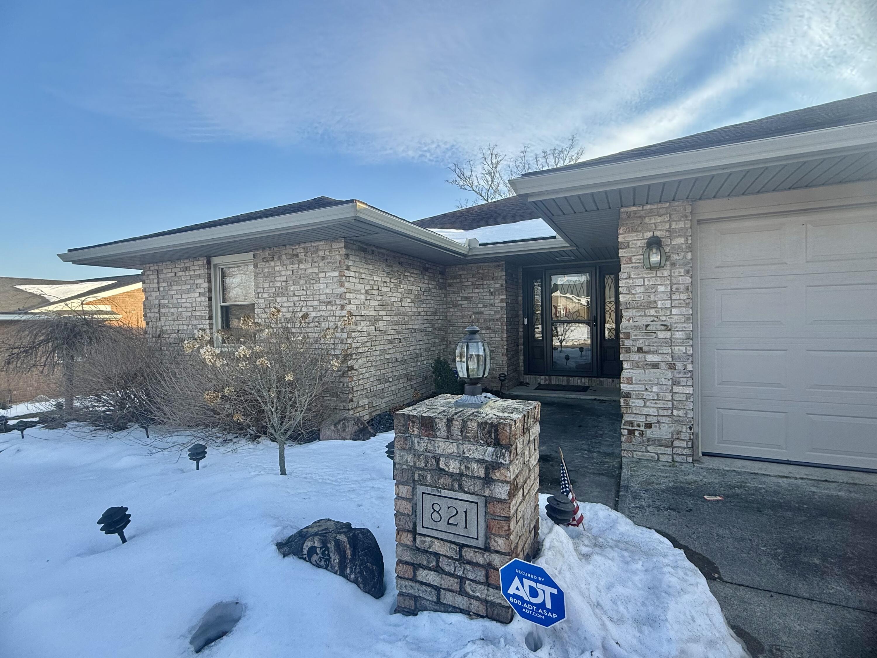 821 Helen Drive, Wapakoneta, Ohio 45895