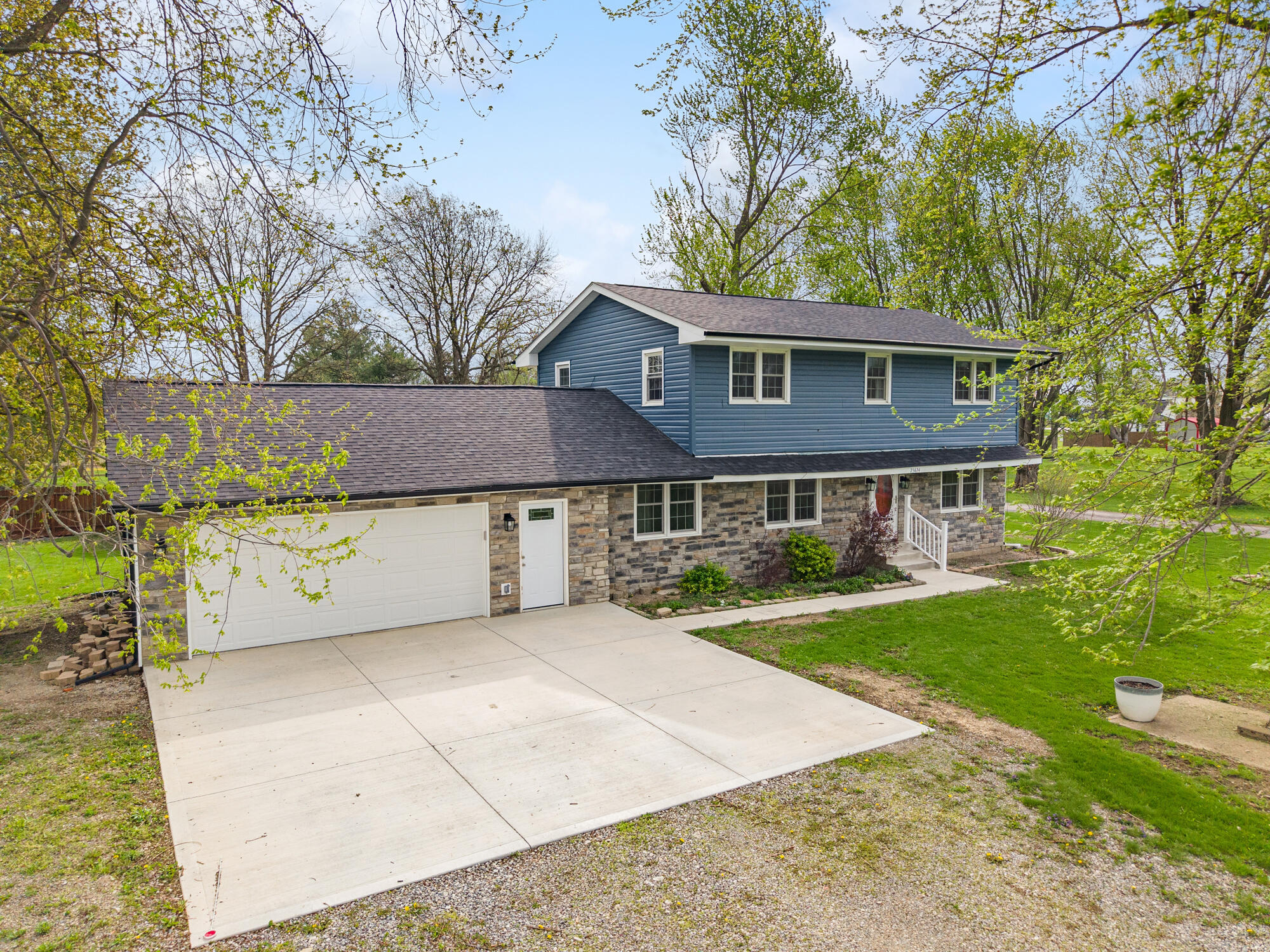 23634 Center Street, Raymond, Ohio 43067