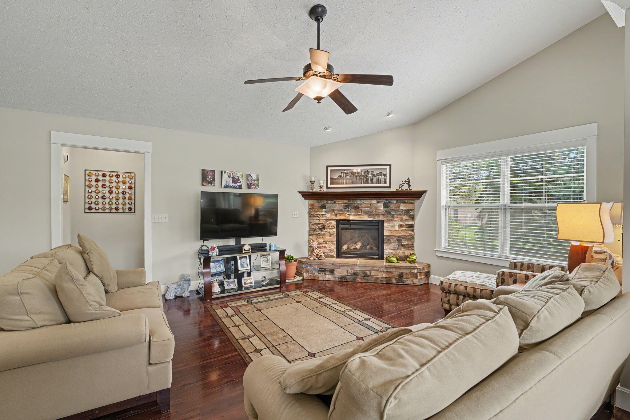 622 Willow Point Court, Troy, Ohio 45373