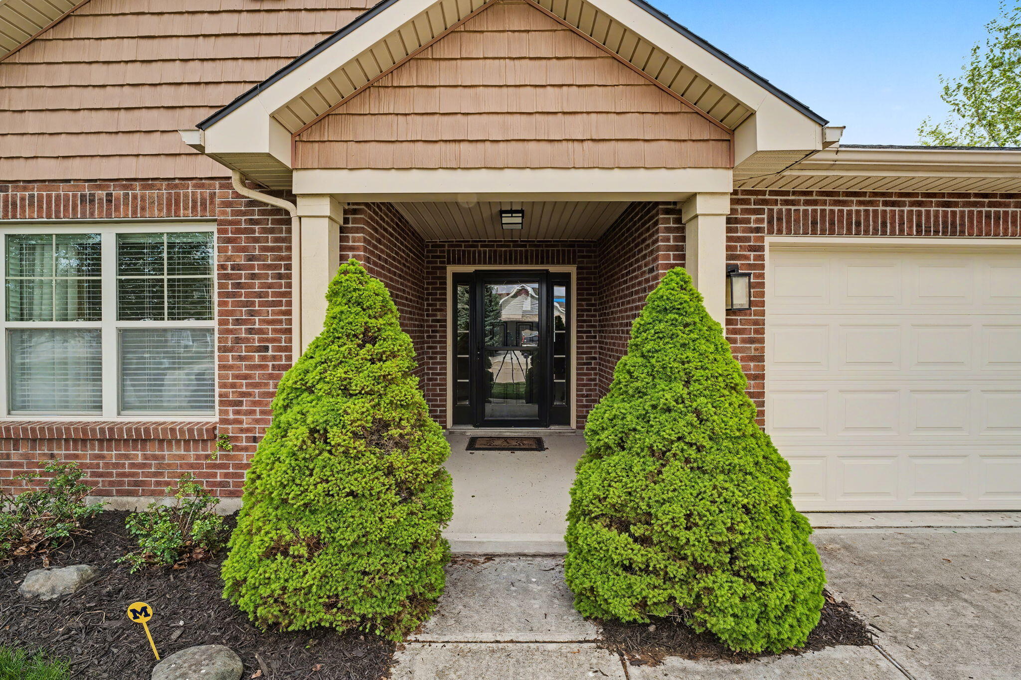 622 Willow Point Court, Troy, Ohio 45373