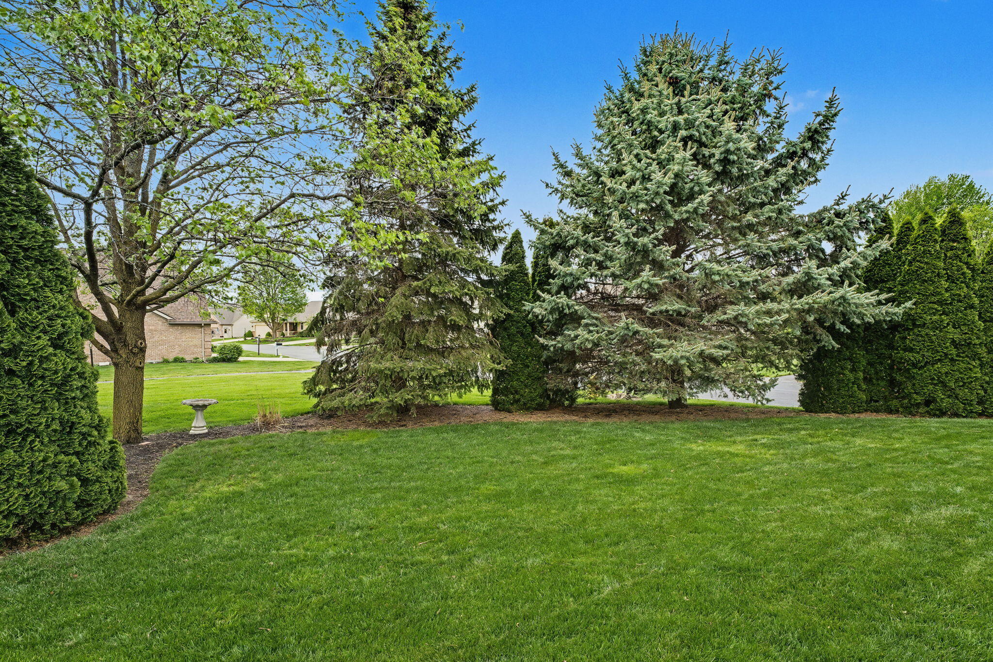 622 Willow Point Court, Troy, Ohio 45373