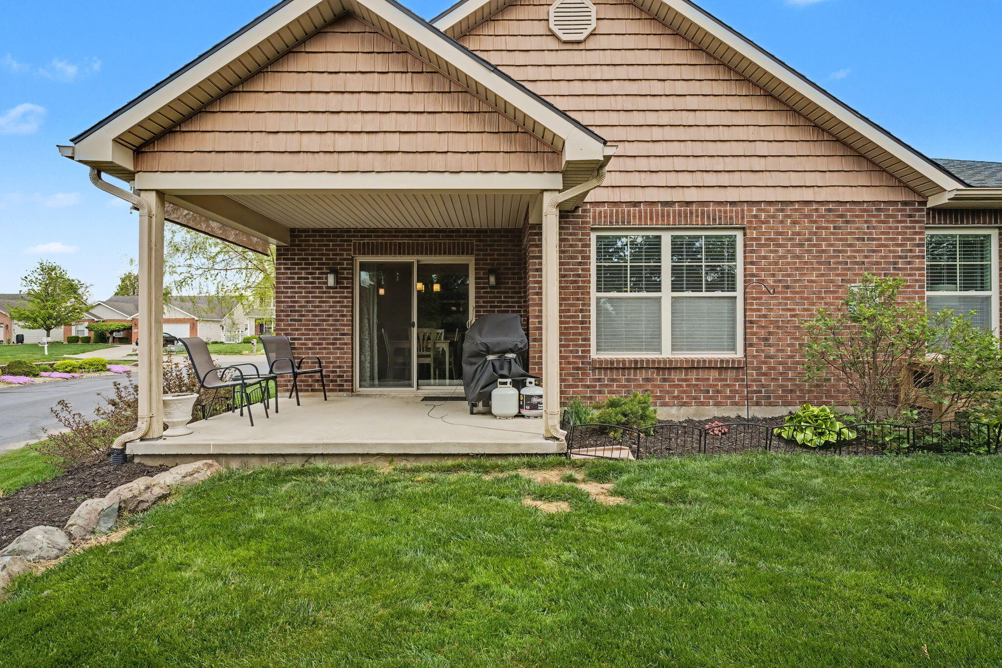 622 Willow Point Court, Troy, Ohio 45373