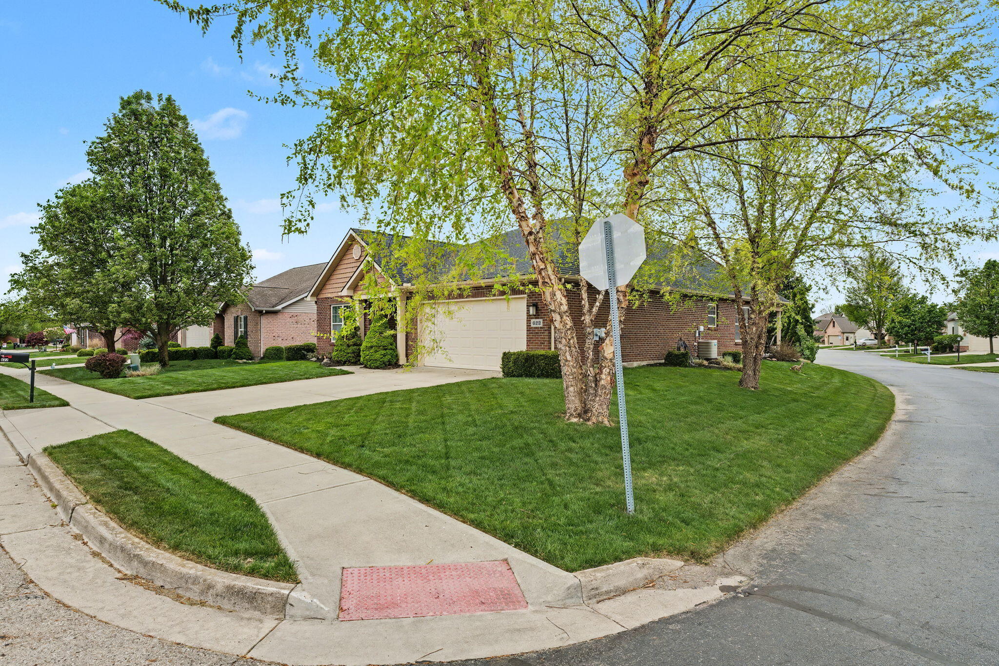 622 Willow Point Court, Troy, Ohio 45373