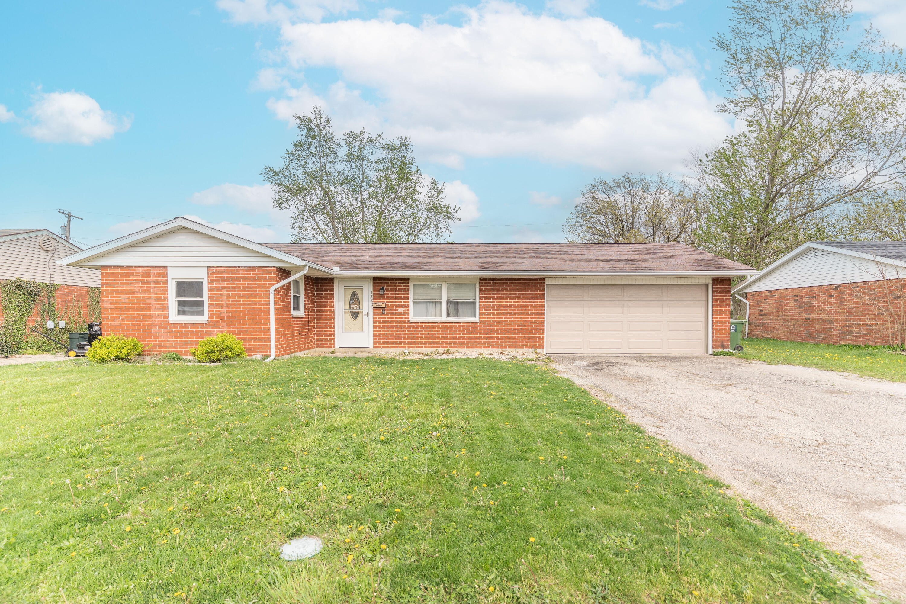 1720 Fair Oaks Drive, Sidney, Ohio 45365
