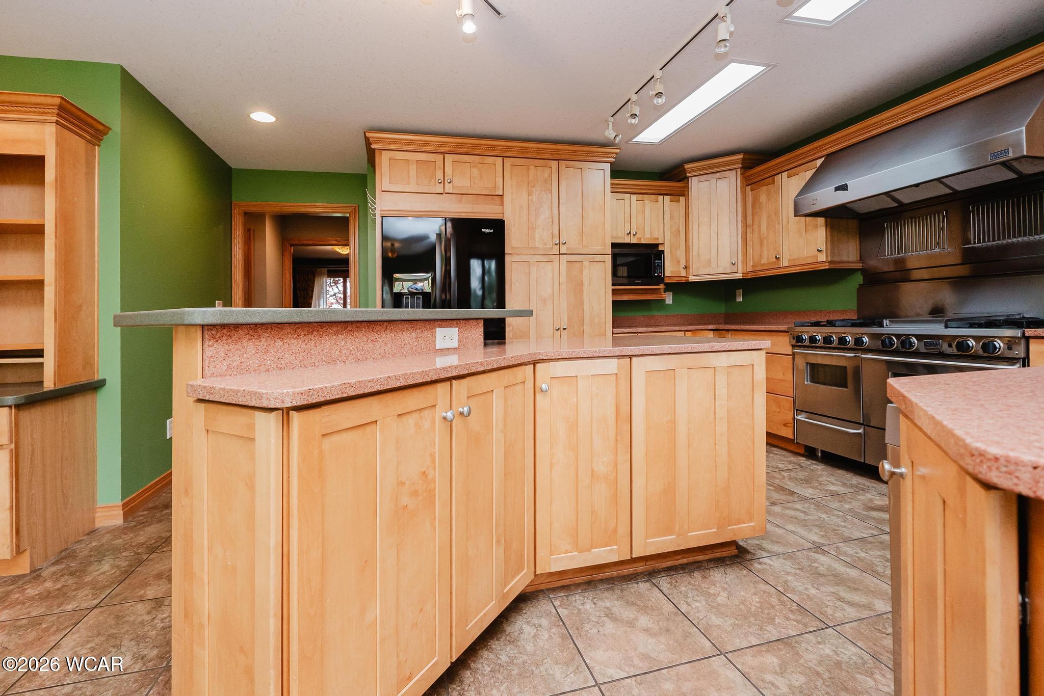 348 Sycamore Court, Bluffton, Ohio