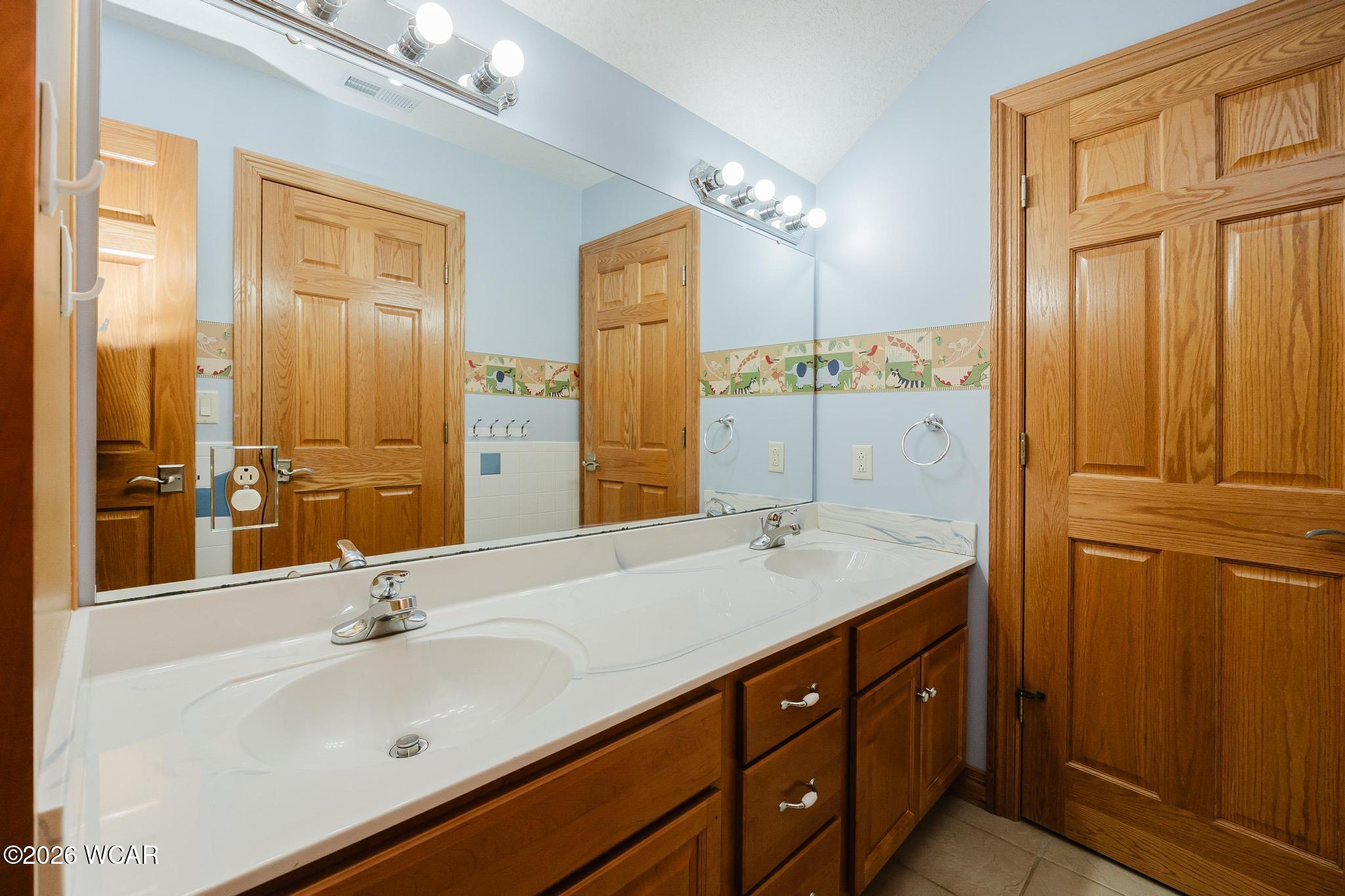 348 Sycamore Court, Bluffton, Ohio