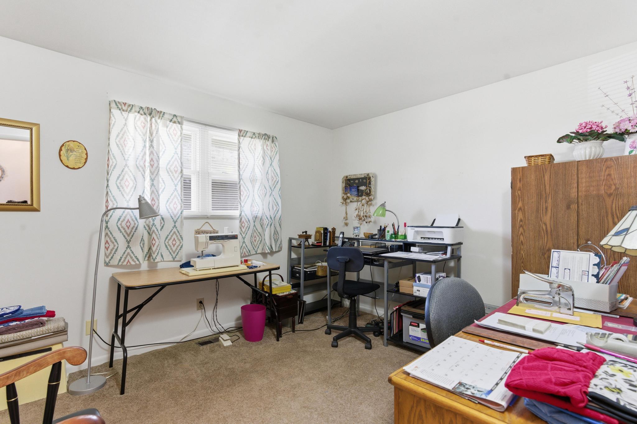 422 Sherwood Park Drive, Springfield, Ohio 45505