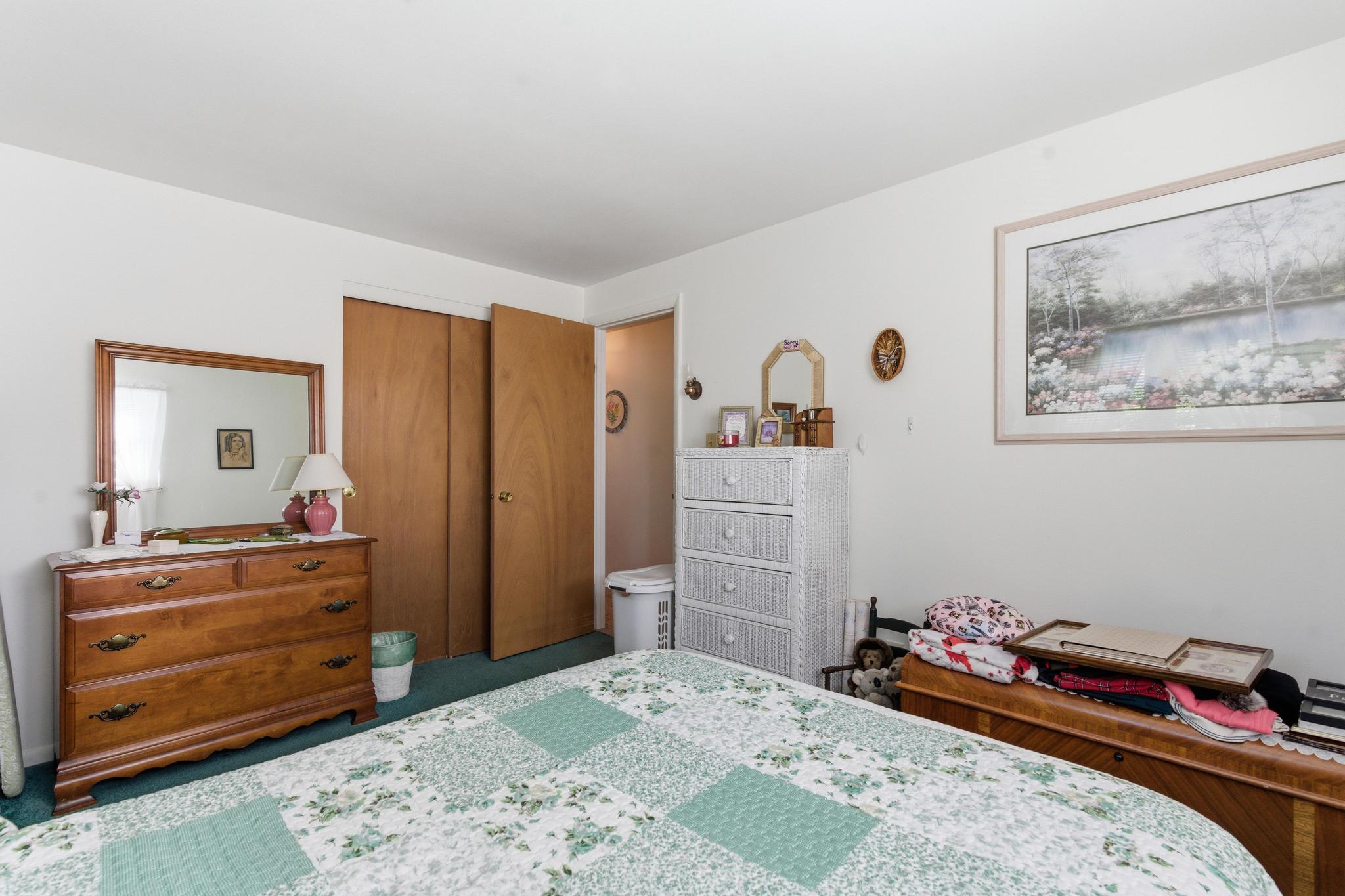 422 Sherwood Park Drive, Springfield, Ohio 45505