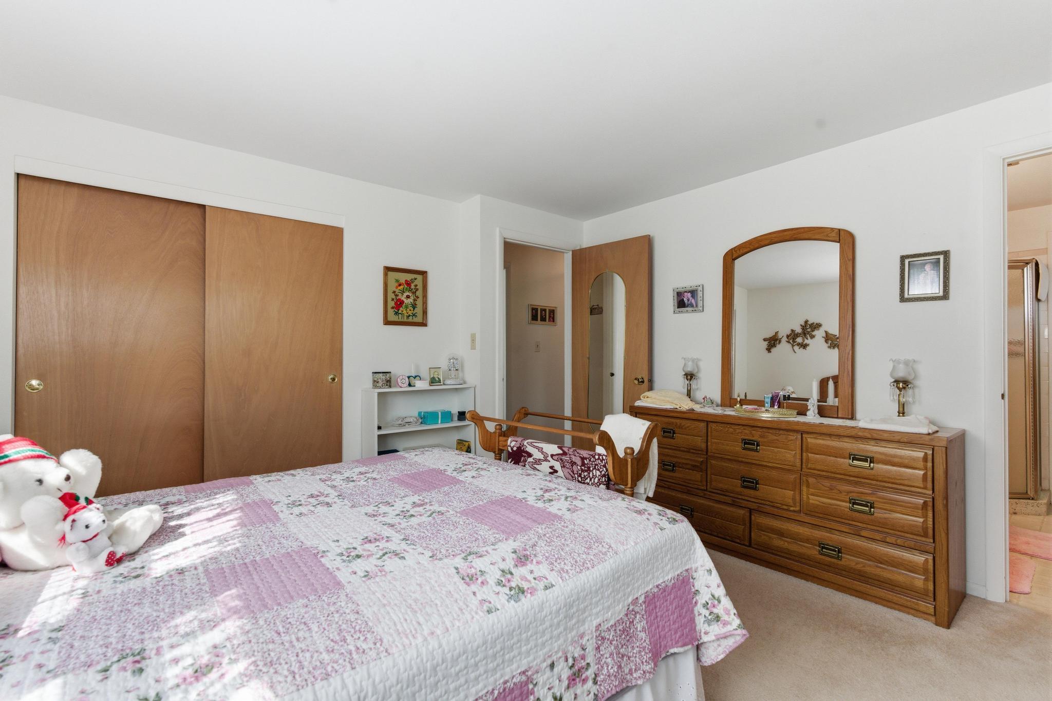 422 Sherwood Park Drive, Springfield, Ohio 45505