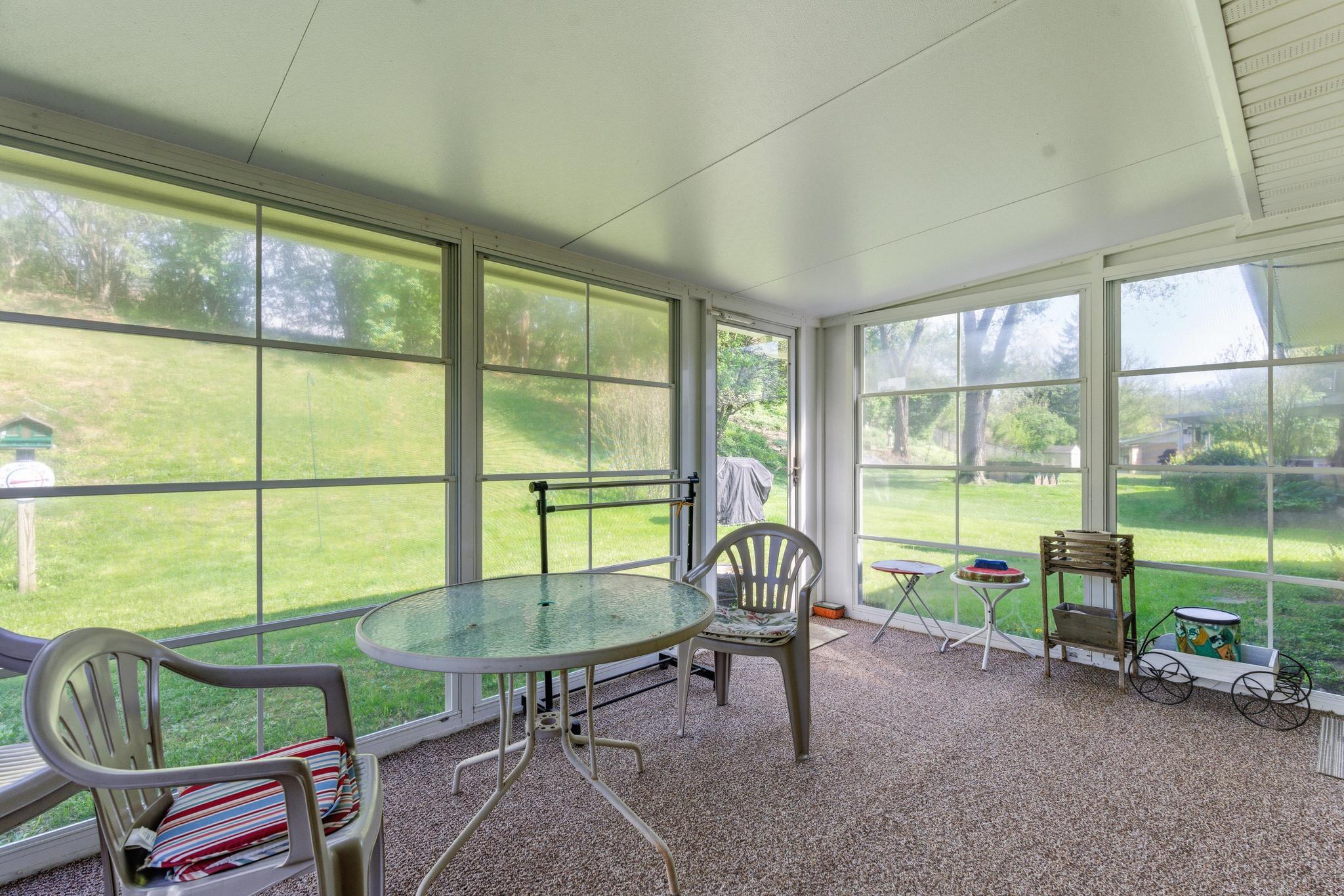 422 Sherwood Park Drive, Springfield, Ohio 45505