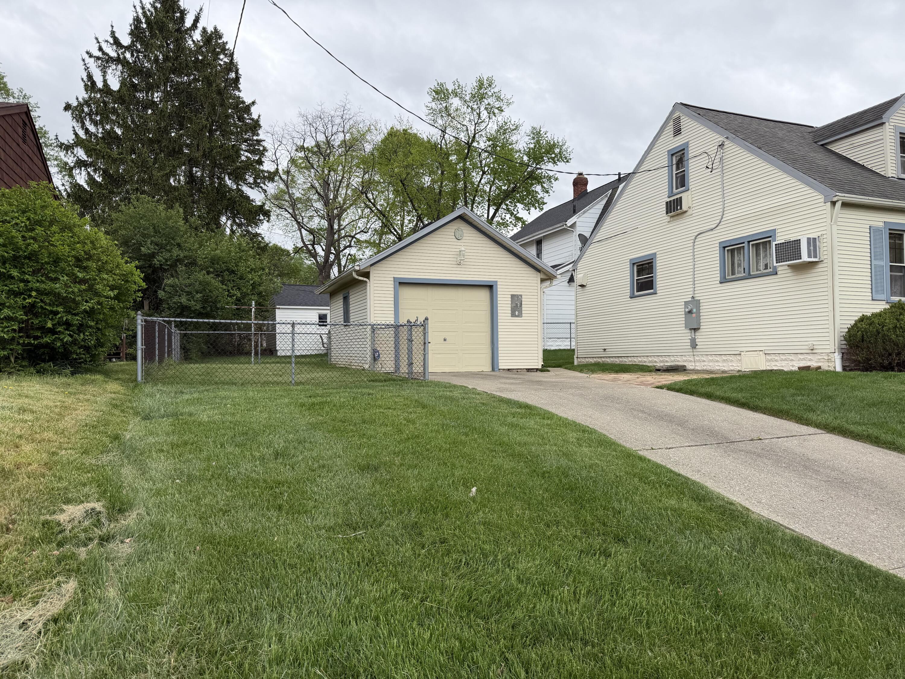 330 1st Street, Springfield, Ohio 45504