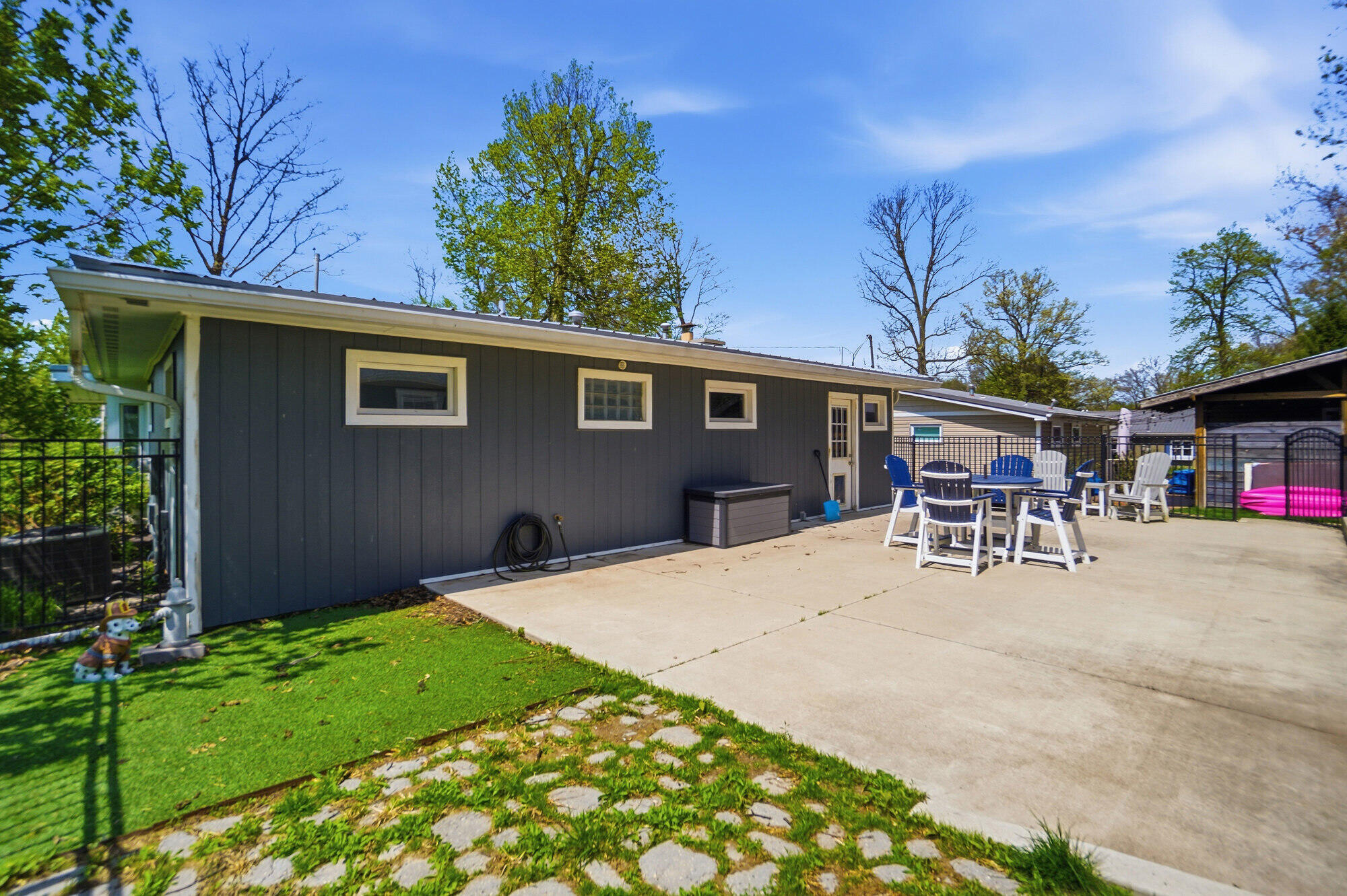 10436 Seminole Shore Drive, Huntsville, Ohio 43324