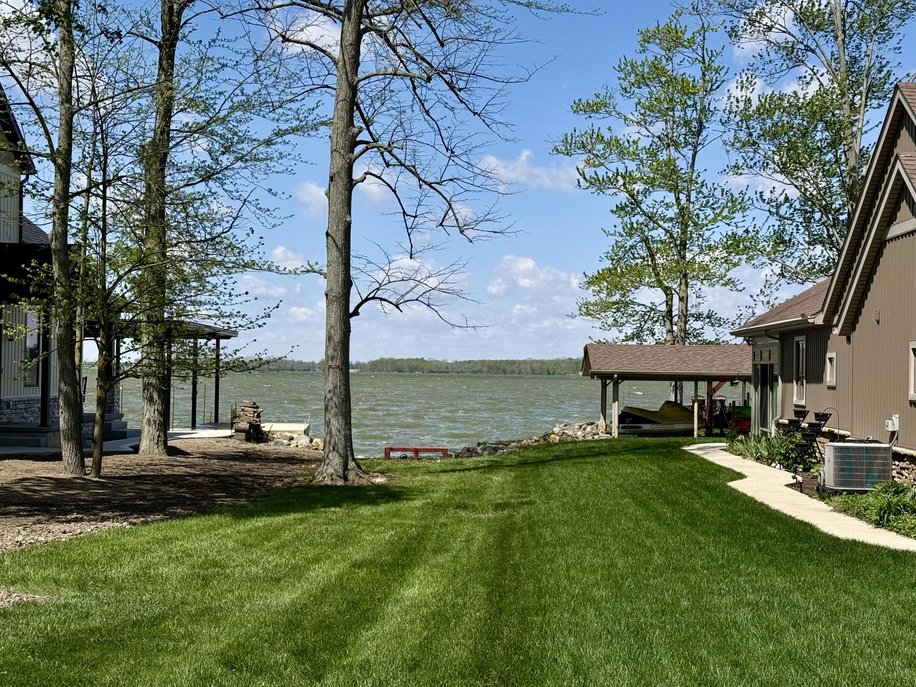 10436 Seminole Shore Drive, Huntsville, Ohio 43324