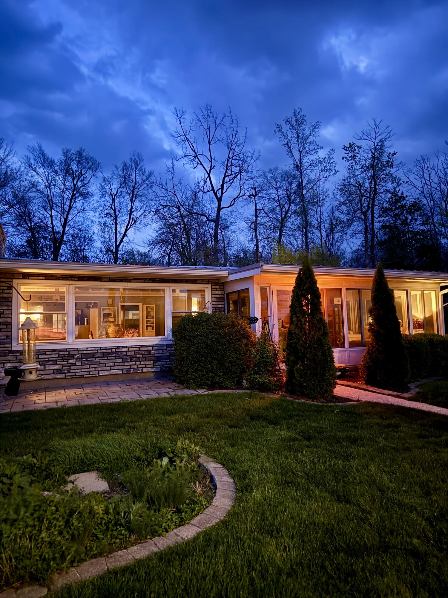 10436 Seminole Shore Drive, Huntsville, Ohio 43324