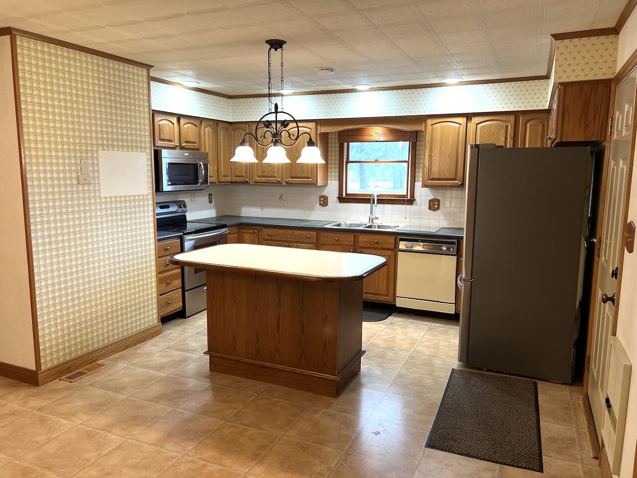 9480 Country Club Road, Piqua, Ohio 45356