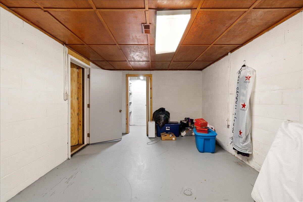 2821 Dayton Springfield Road, Springfield, Ohio 45506