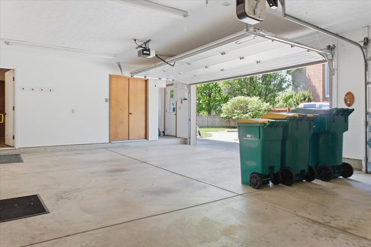 1430 Clear Springs Court, Dayton, Ohio 45458