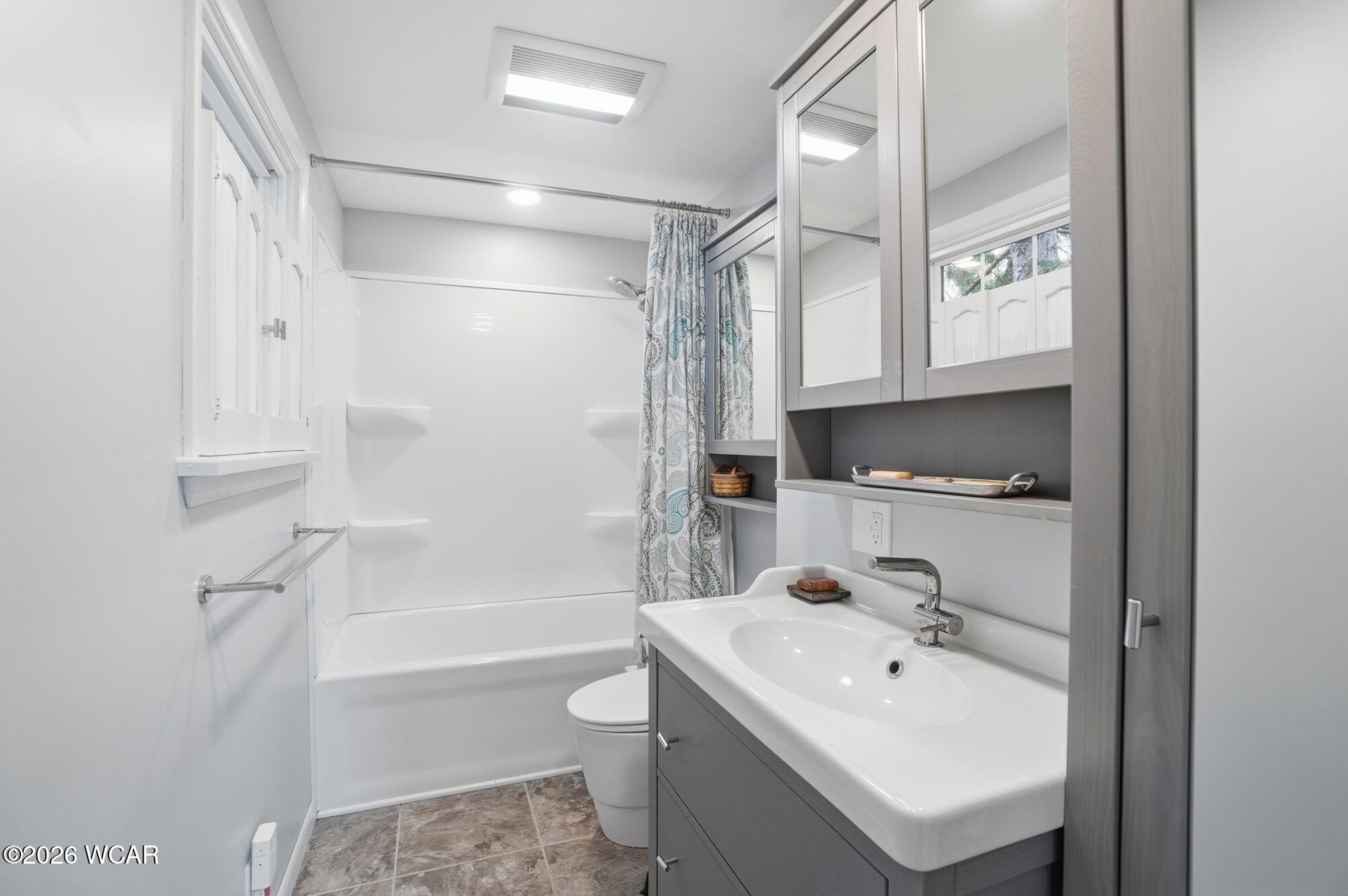 166 Sunset Drive, Bluffton, Ohio