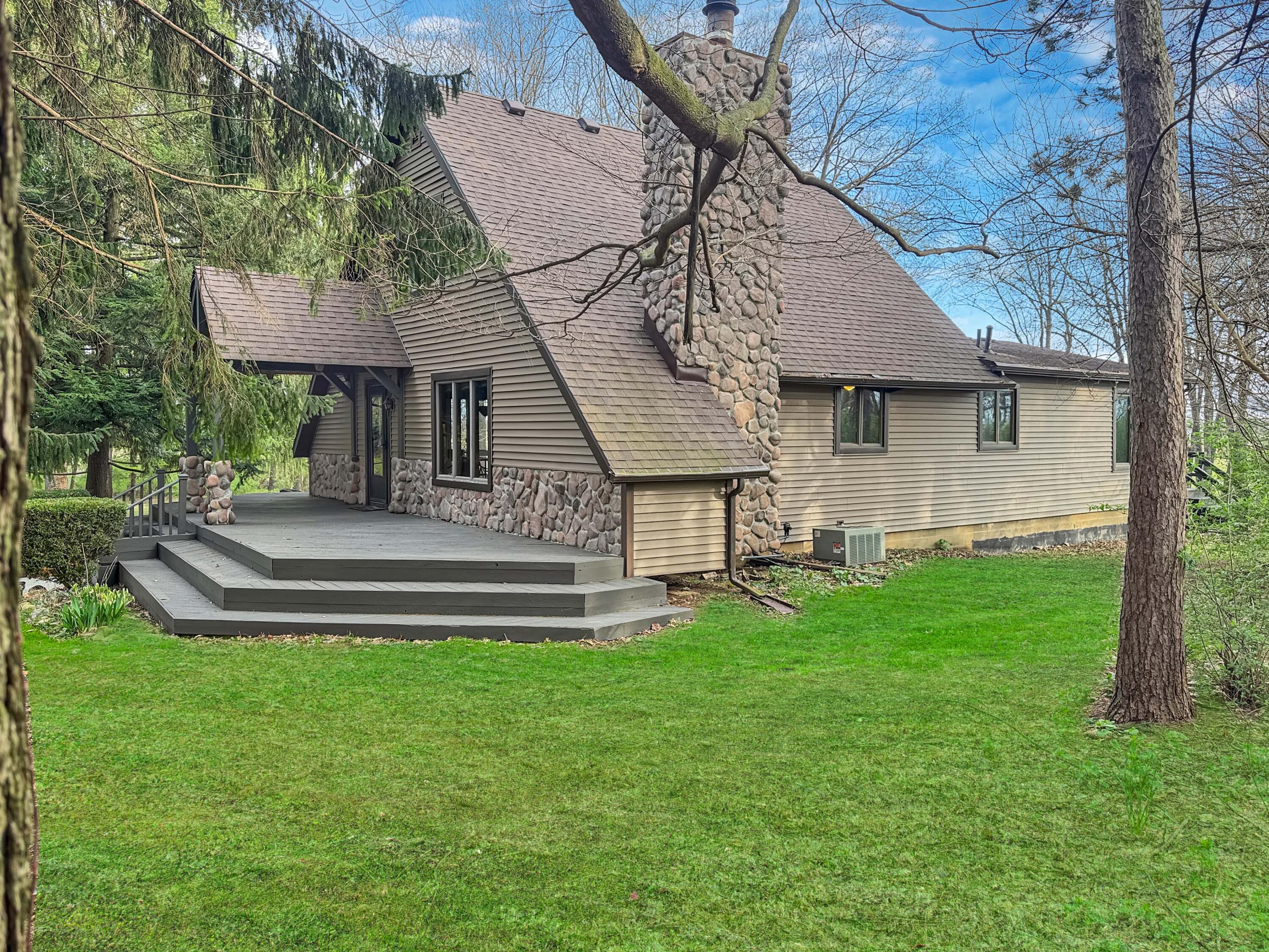 1518 Childrens Home Road, Urbana, Ohio 43078