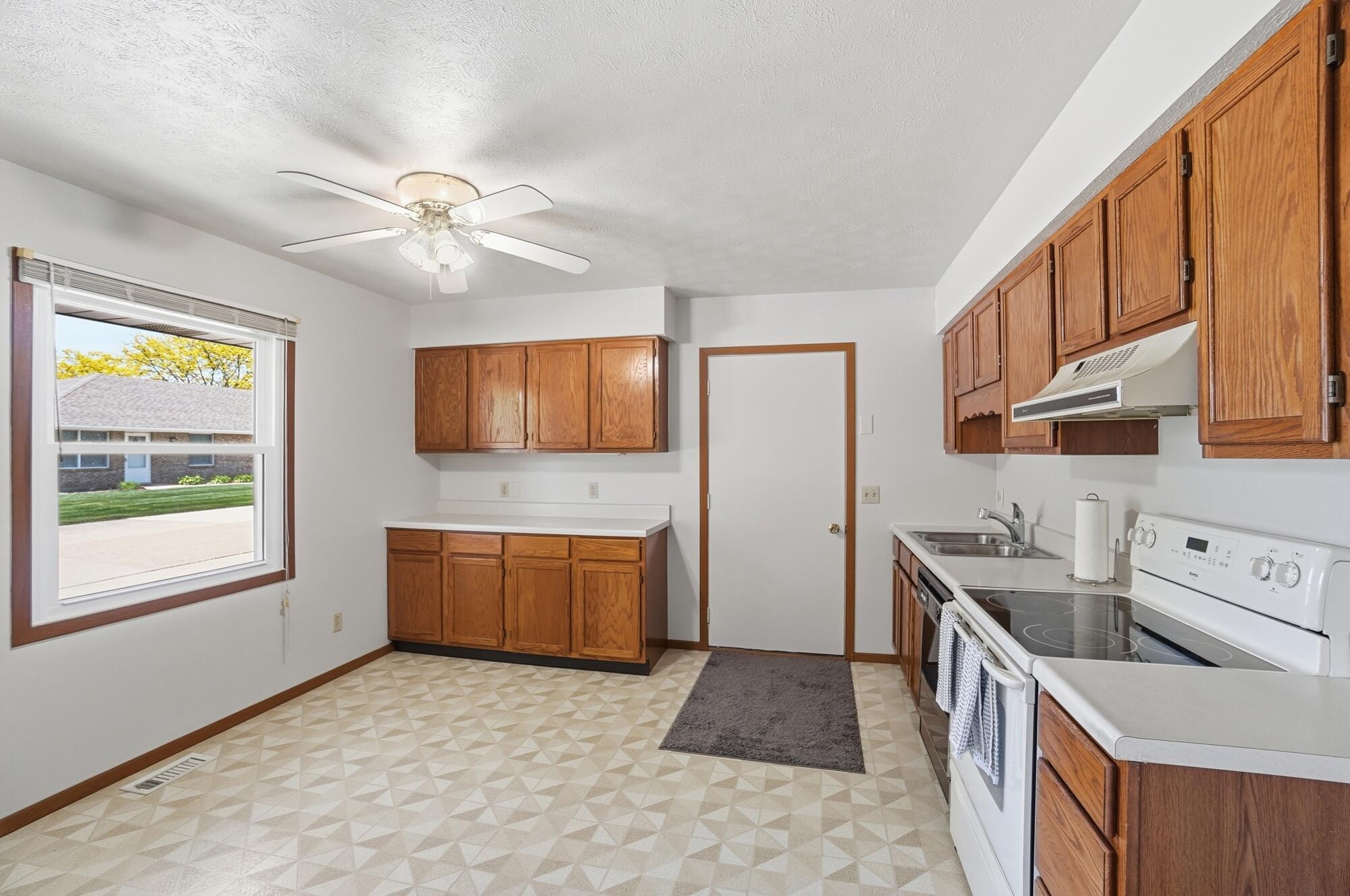 4898 Brannan Drive, Springfield, Ohio 45502