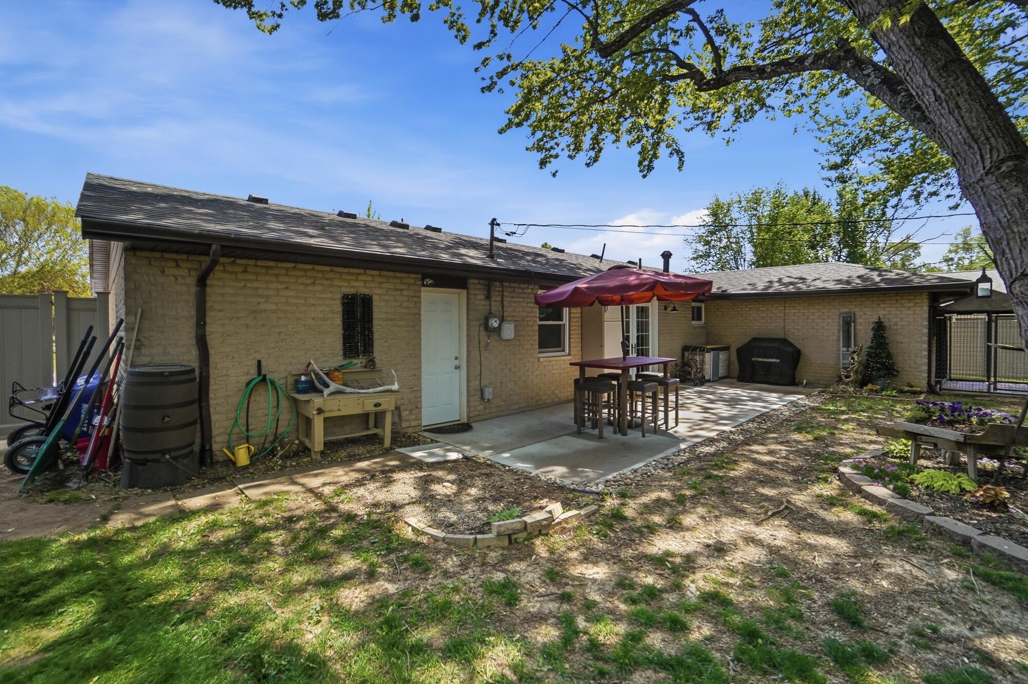 106 Sharon Drive, Piqua, Ohio 45356