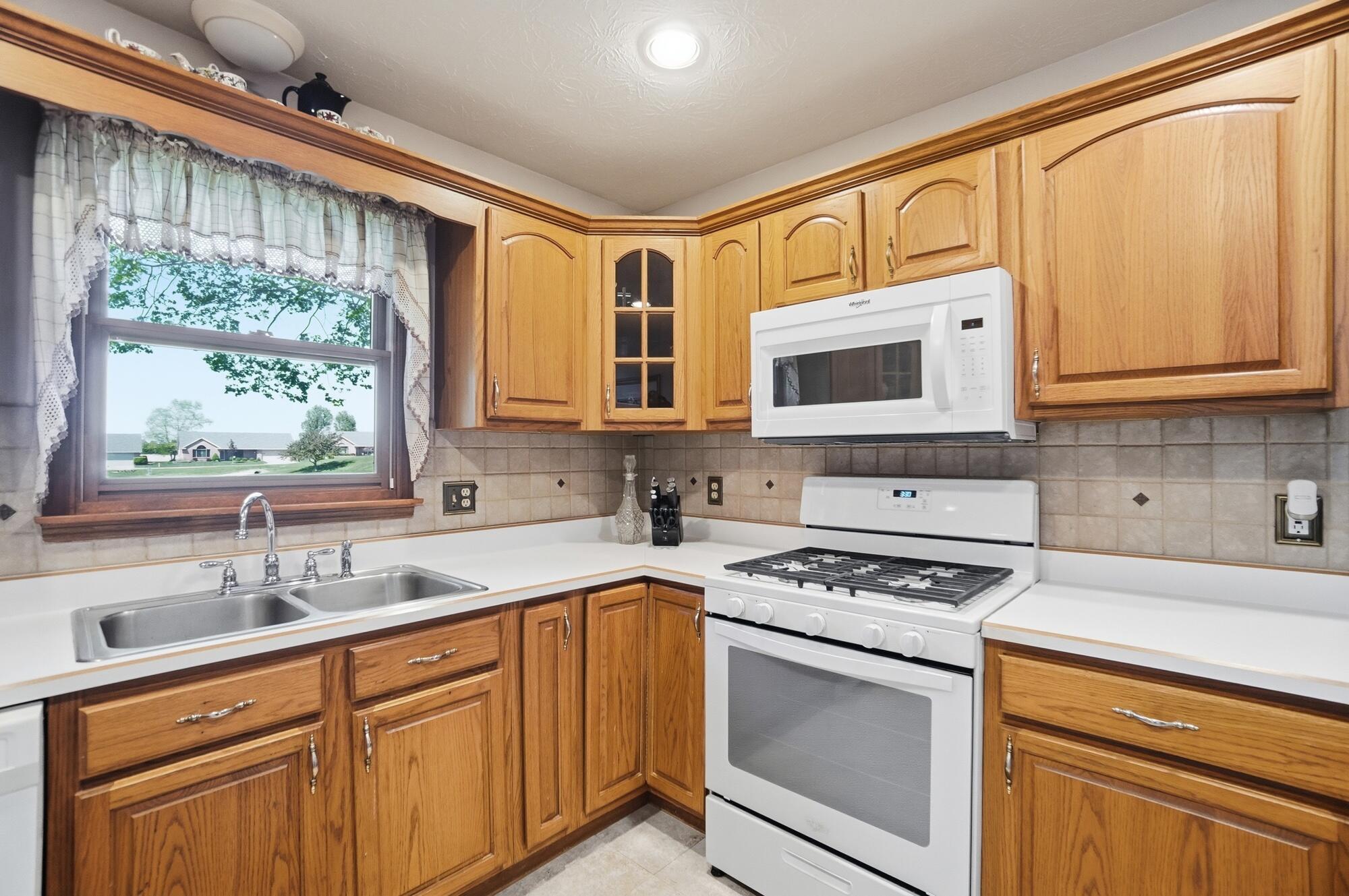 1738 Berwick Drive, Springfield, Ohio 45503