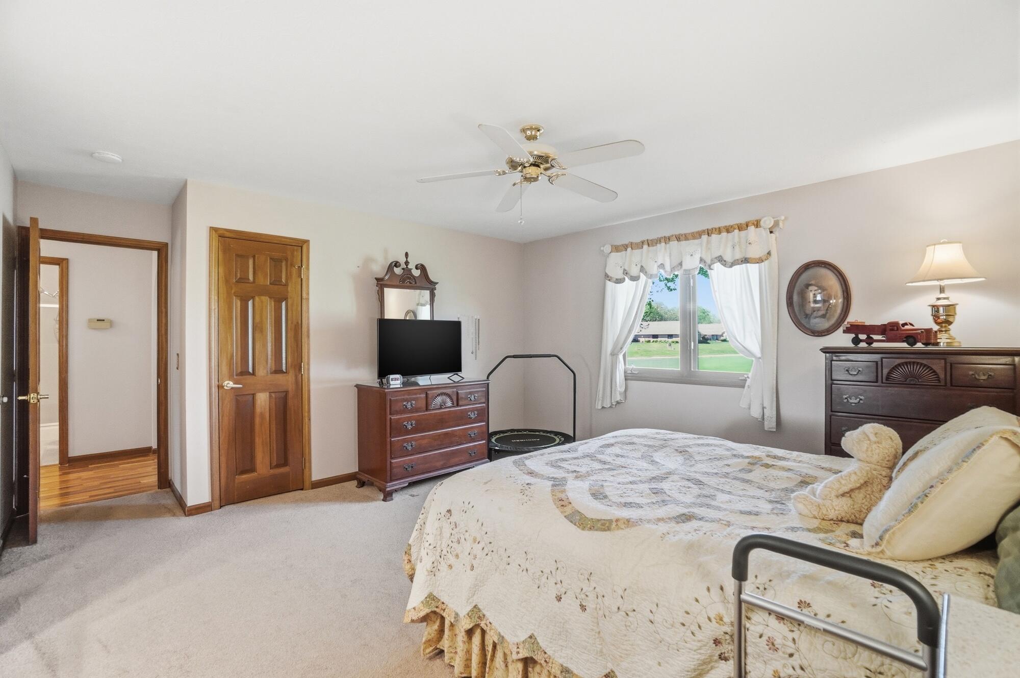 1738 Berwick Drive, Springfield, Ohio 45503