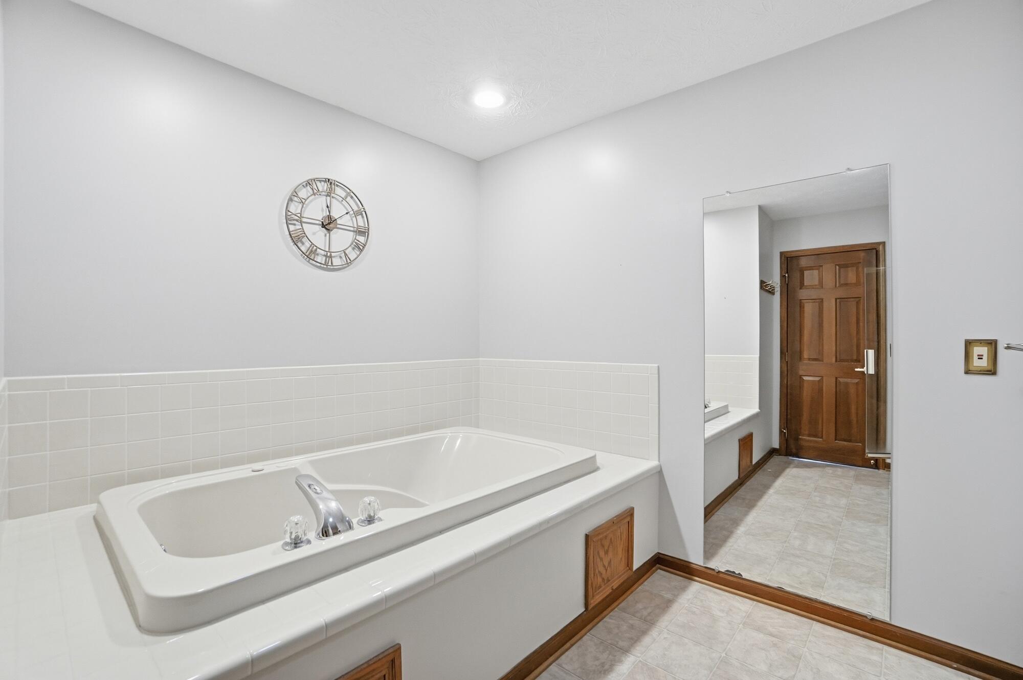 1738 Berwick Drive, Springfield, Ohio 45503