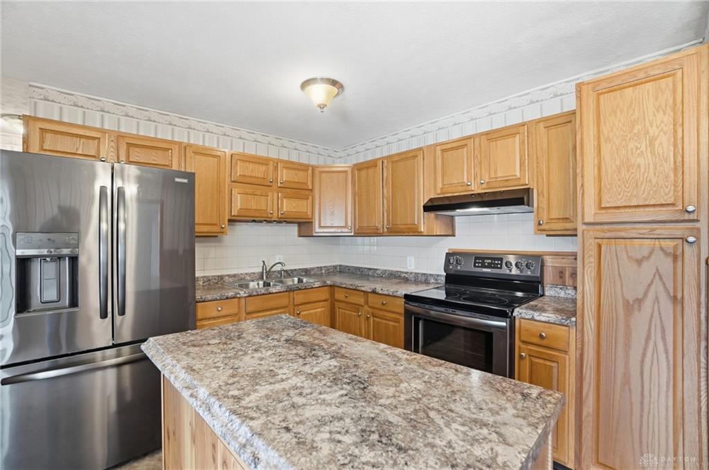 1417 Skylark Drive, Troy, Ohio 45373