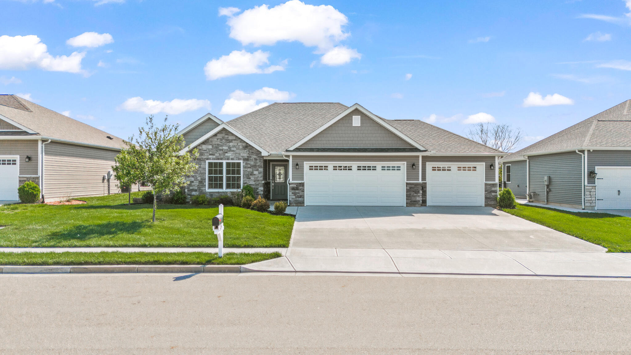 1151 Parklawn Court, Troy, Ohio 45373