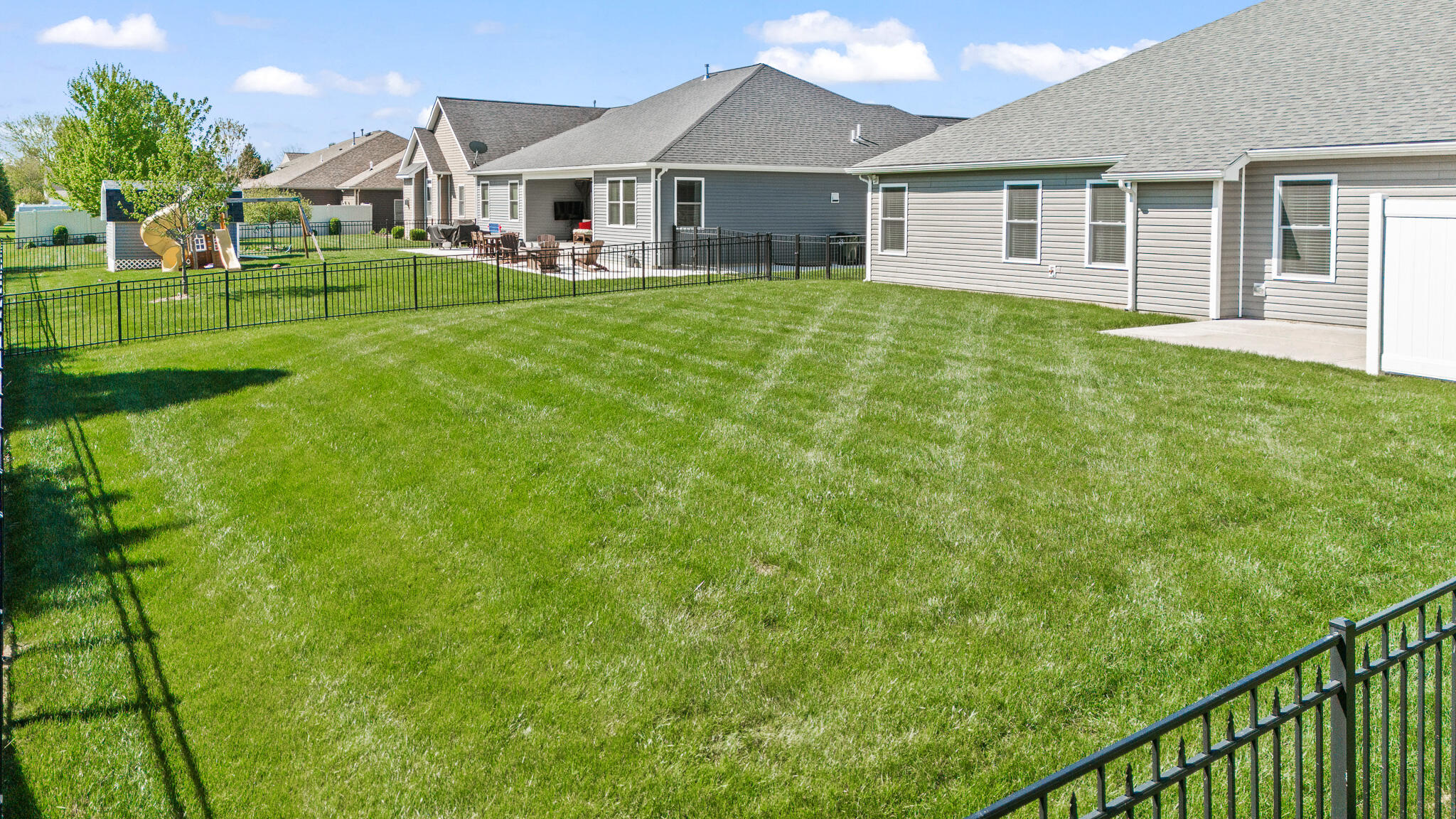 1151 Parklawn Court, Troy, Ohio 45373